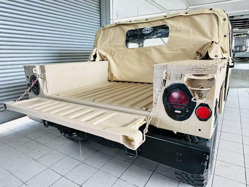 1989 AM GENERAL HMMWV M1097R1 AUTO 4X4 MILITARY VEHICLE