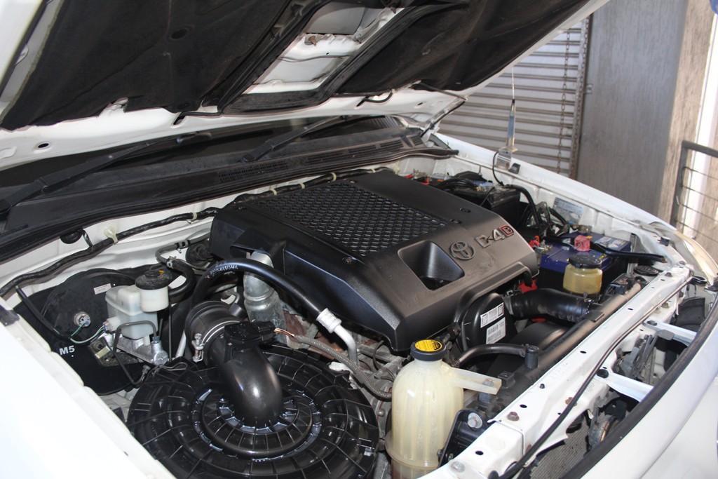 2006 TOYOTA HILUX SR AUTO 4X4 MY05 DUAL CAB UTILITY