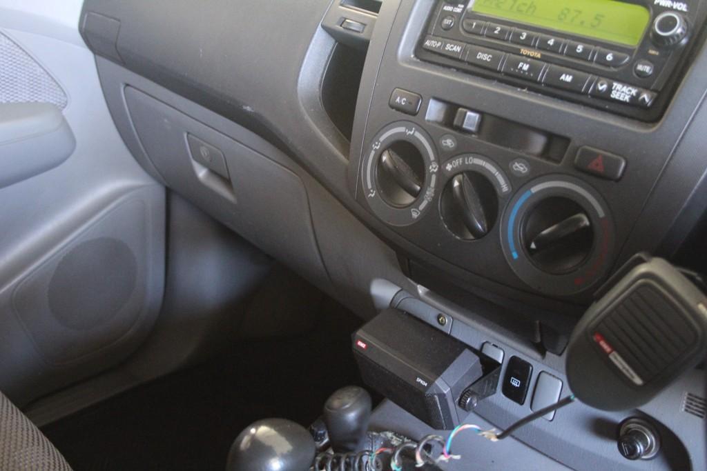 2006 TOYOTA HILUX SR AUTO 4X4 MY05 DUAL CAB UTILITY