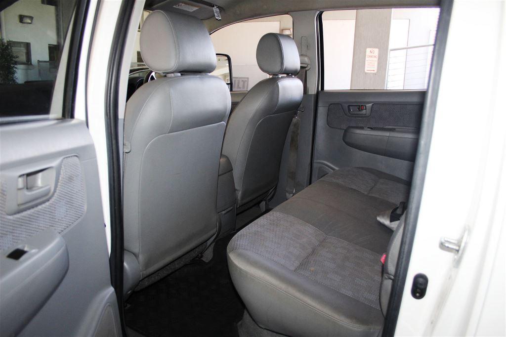2006 TOYOTA HILUX SR AUTO 4X4 MY05 DUAL CAB UTILITY