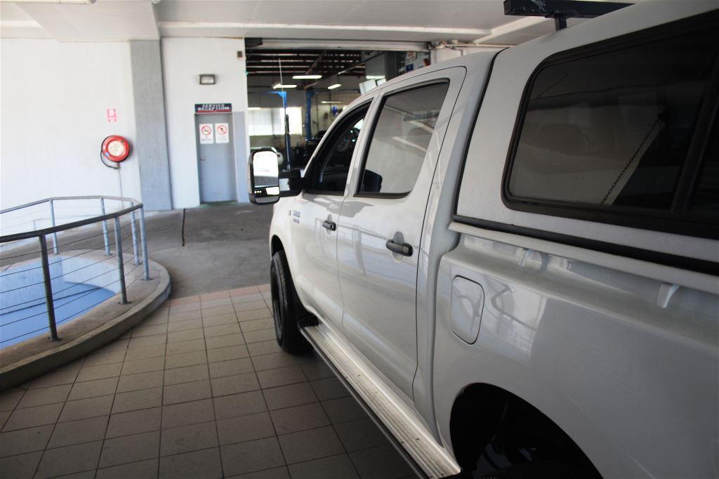 2006 TOYOTA HILUX SR AUTO 4X4 MY05 DUAL CAB UTILITY