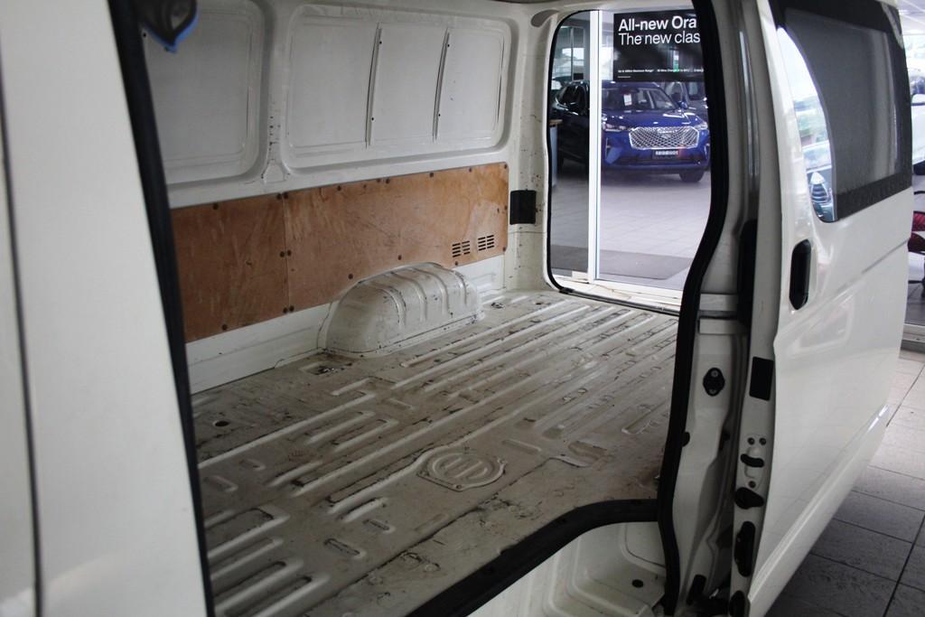 2013 TOYOTA HIACE LWB AUTO VAN