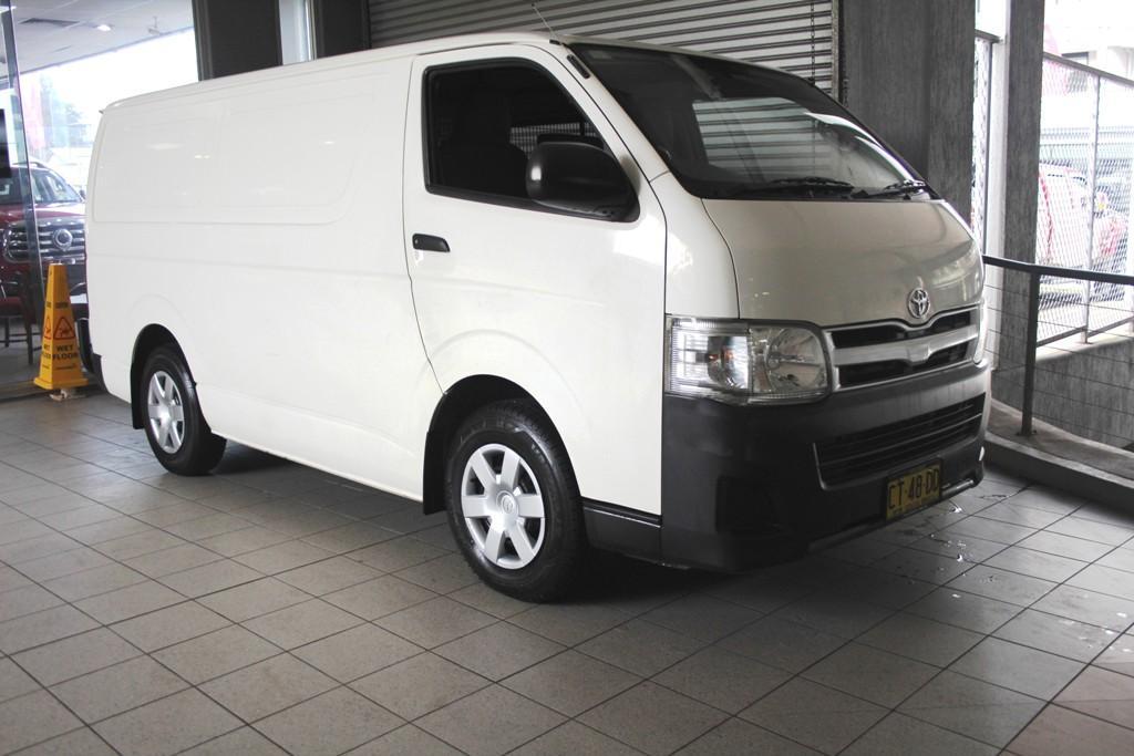 2013 TOYOTA HIACE LWB AUTO VAN