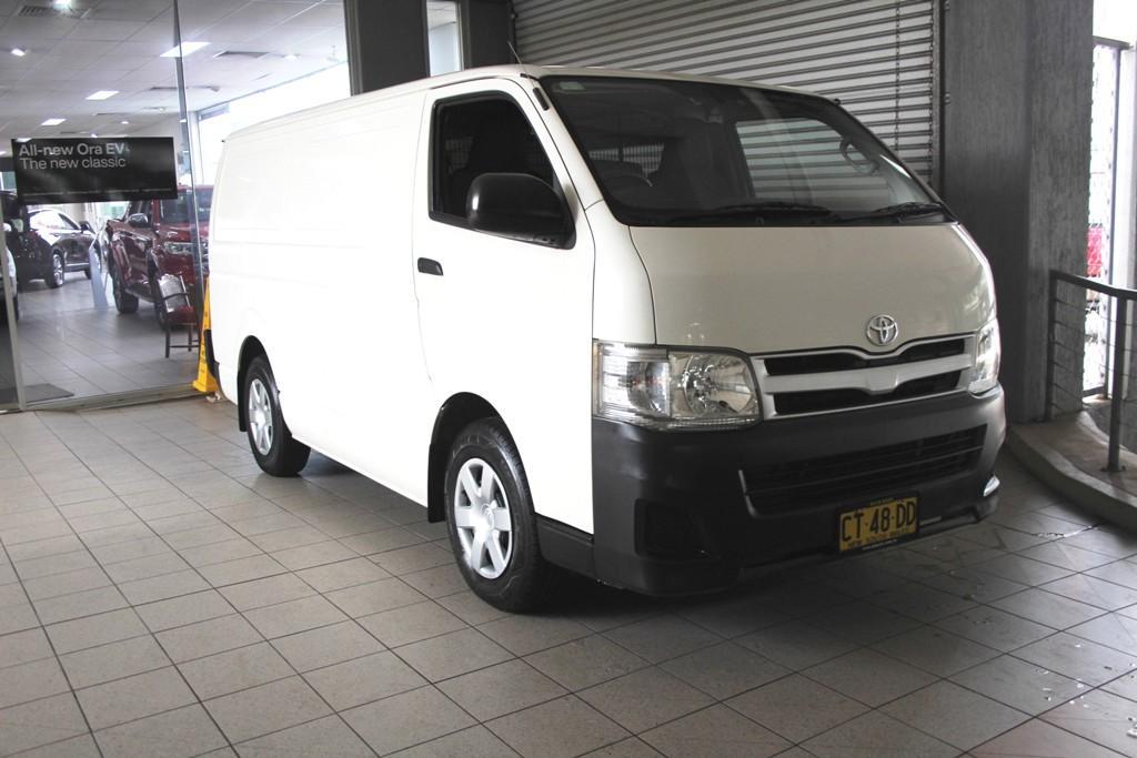2013 TOYOTA HIACE LWB AUTO VAN