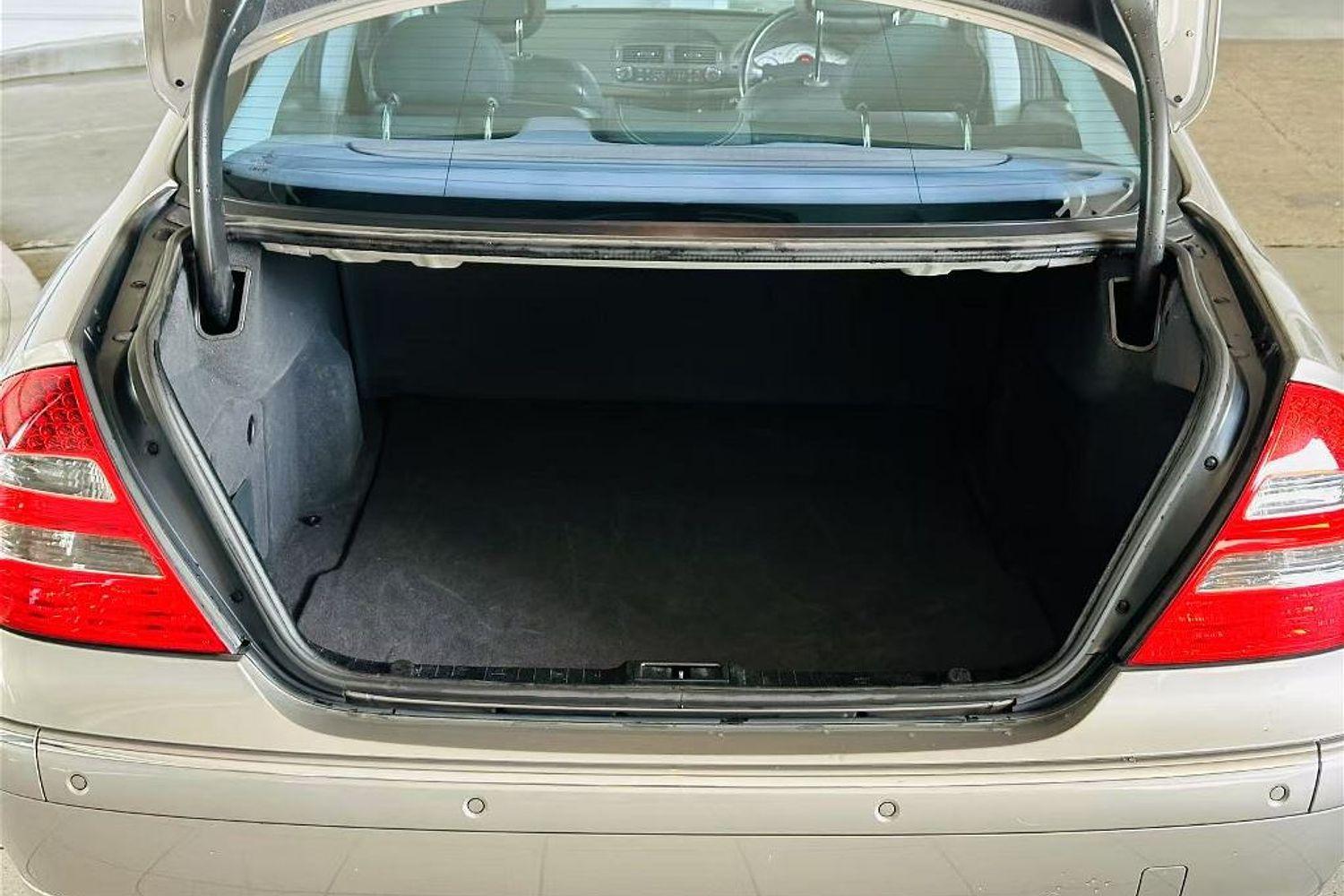 2003 MERCEDES-BENZ E-CLASS E320 ELEGANCE AUTO SEDAN