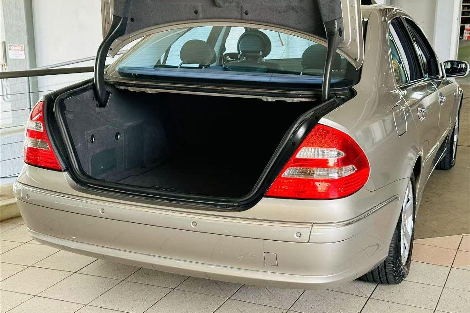 2003 MERCEDES-BENZ E-CLASS E320 ELEGANCE AUTO SEDAN