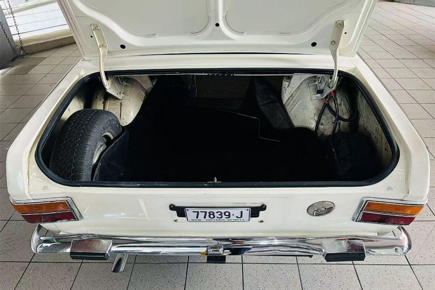 1968 FORD CORTINA 440 MK II MANUAL SEDAN