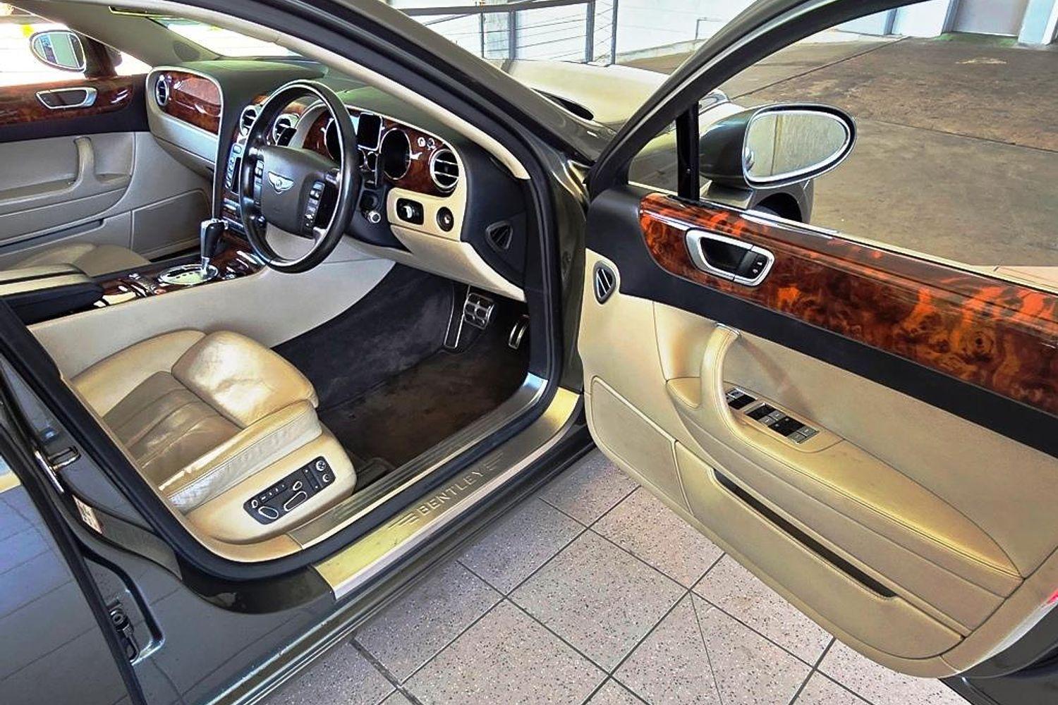 2005 BENTLEY CONTINENTAL FLYING SPUR AUTO 4WD SEDAN