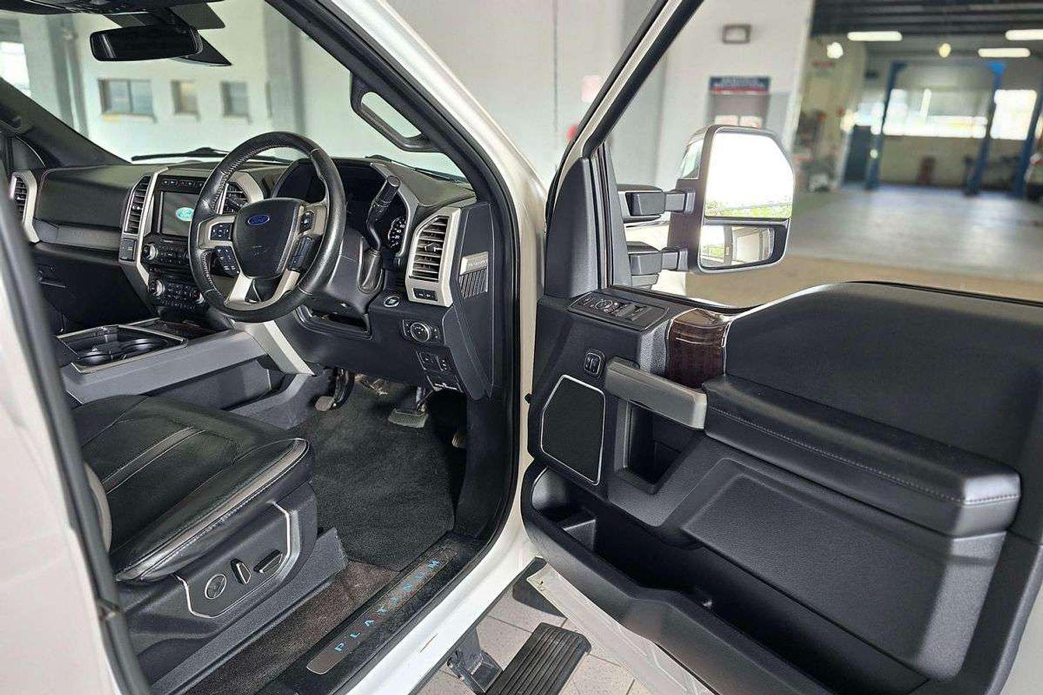 2017 FORD F350 FX4 PLATINUM SUPER DUTY 4X4 AUTOMATIC DUAL CAB UTILITY