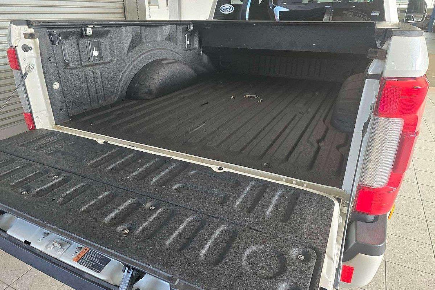 2017 FORD F350 FX4 PLATINUM SUPER DUTY 4X4 AUTOMATIC DUAL CAB UTILITY