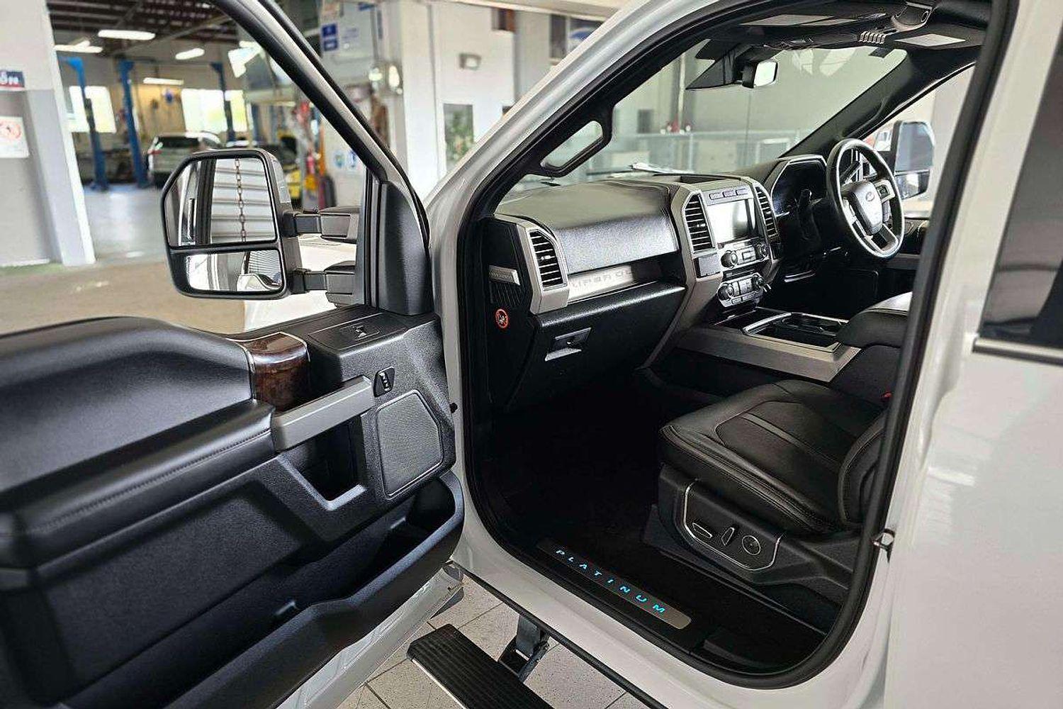 2017 FORD F350 FX4 PLATINUM SUPER DUTY 4X4 AUTOMATIC DUAL CAB UTILITY
