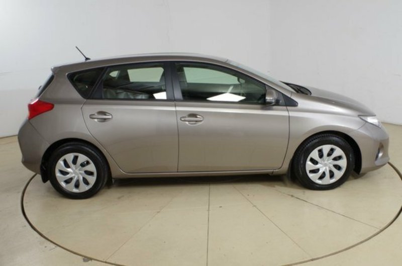 2013 TOYOTA COROLLA Ascent S-CVT ZRE182R