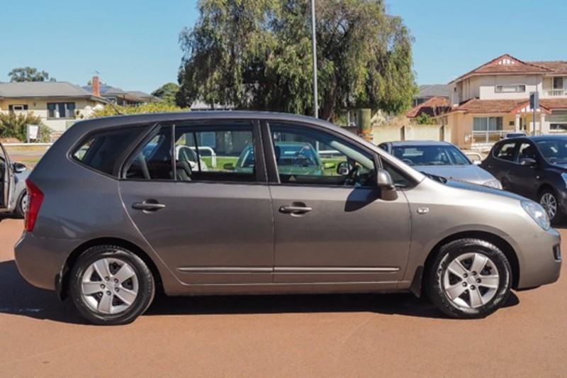 2010 KIA RONDO LX UN