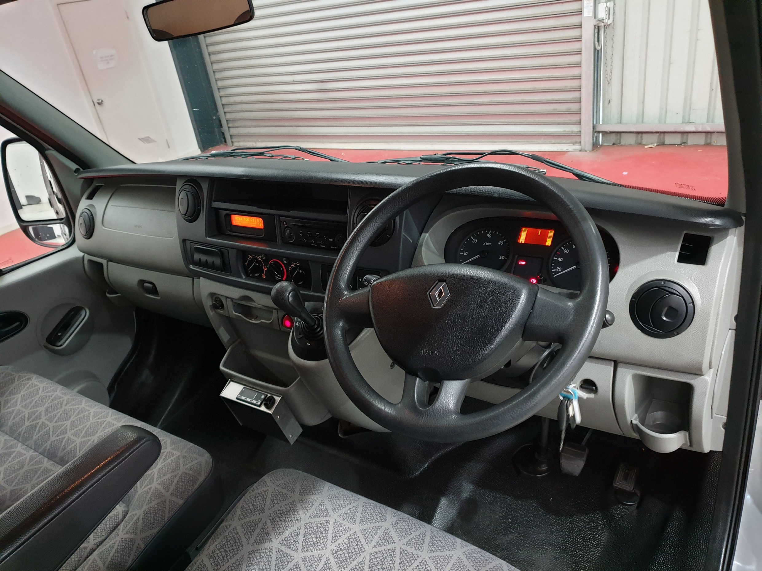 2009 RENAULT MASTER AUTOMATIC VAN