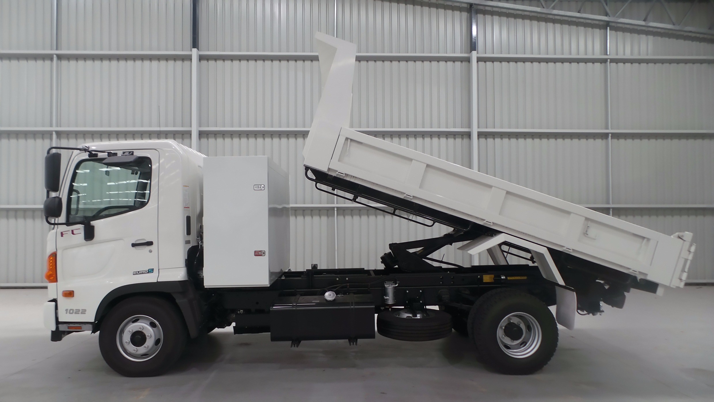 2018 HINO FC 1022-500 SERIES TRUCK MANUAL TIPPER