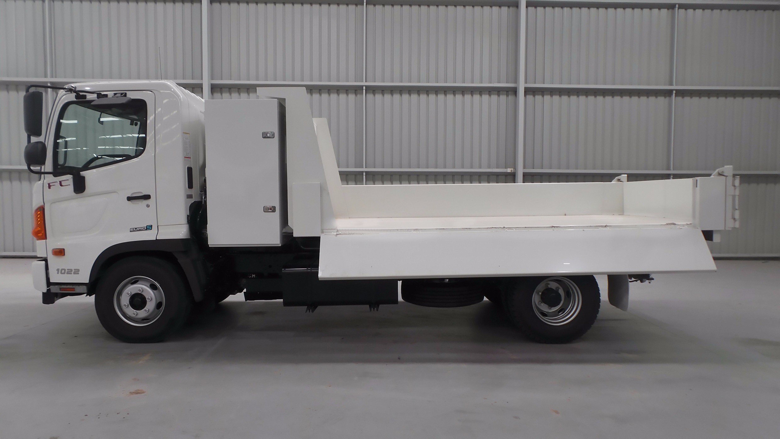 2018 HINO FC 1022-500 SERIES TRUCK MANUAL TIPPER