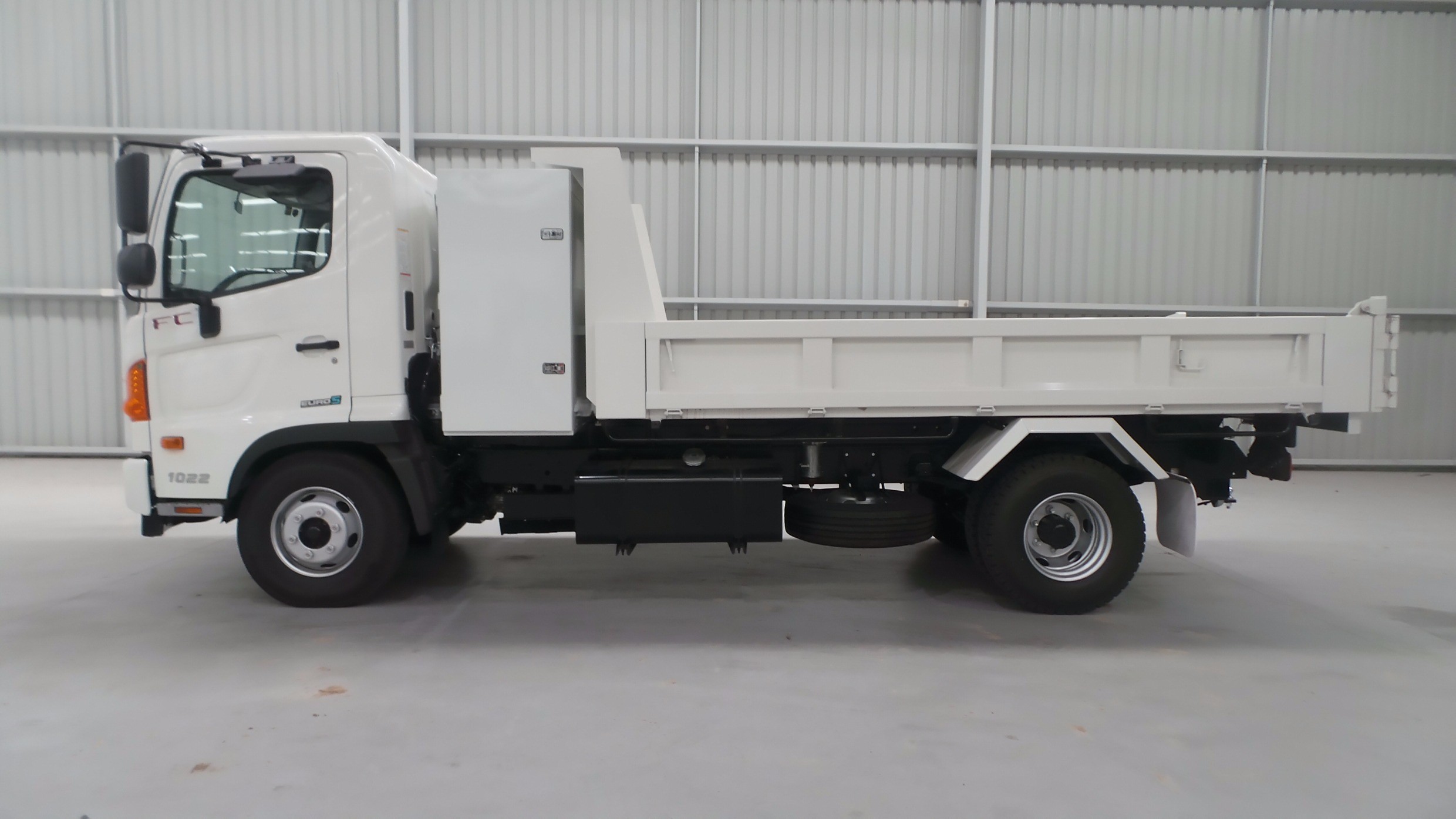 2018 HINO FC 1022-500 SERIES TRUCK MANUAL TIPPER