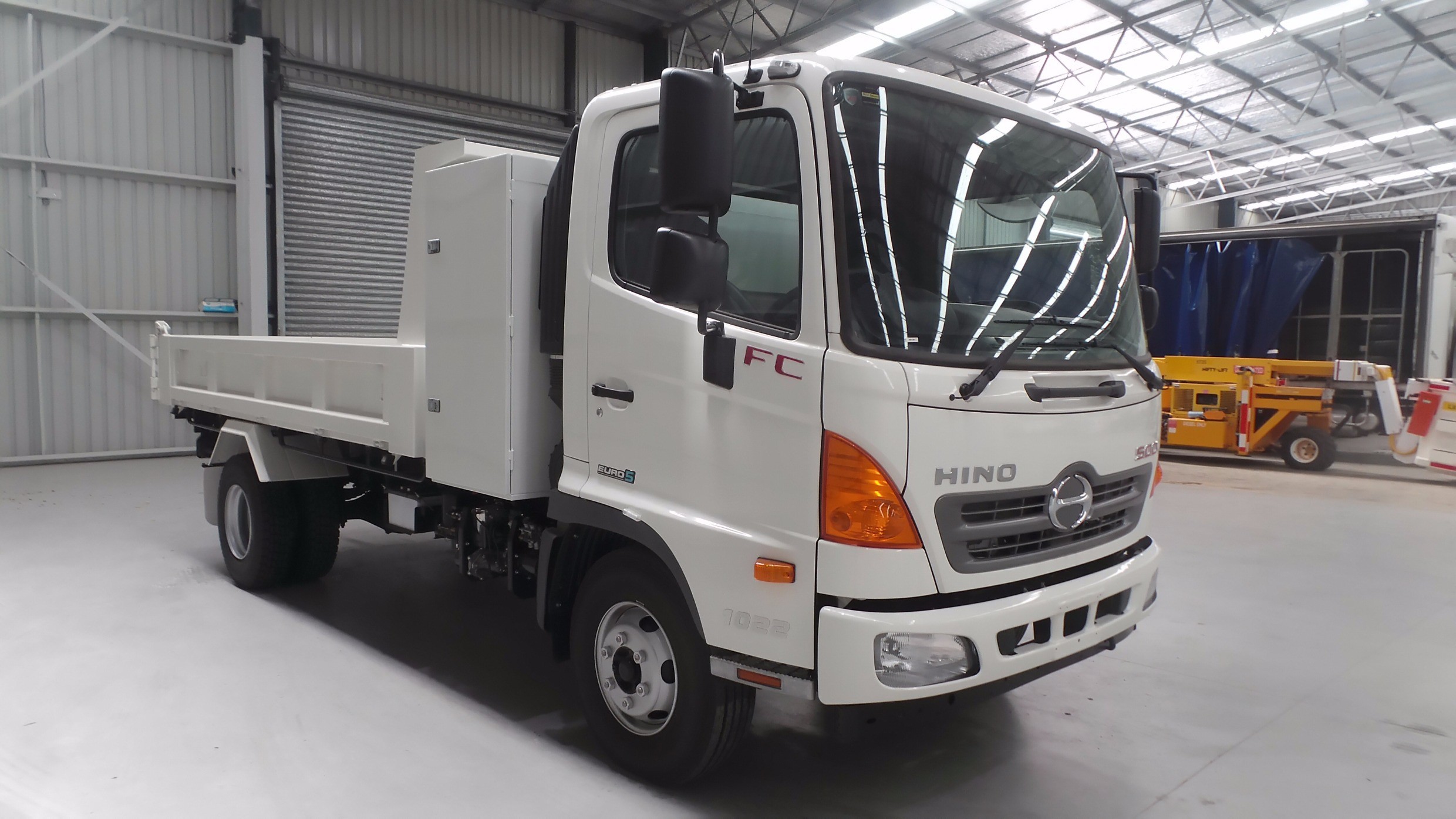 2018 HINO FC 1022-500 SERIES TRUCK MANUAL TIPPER