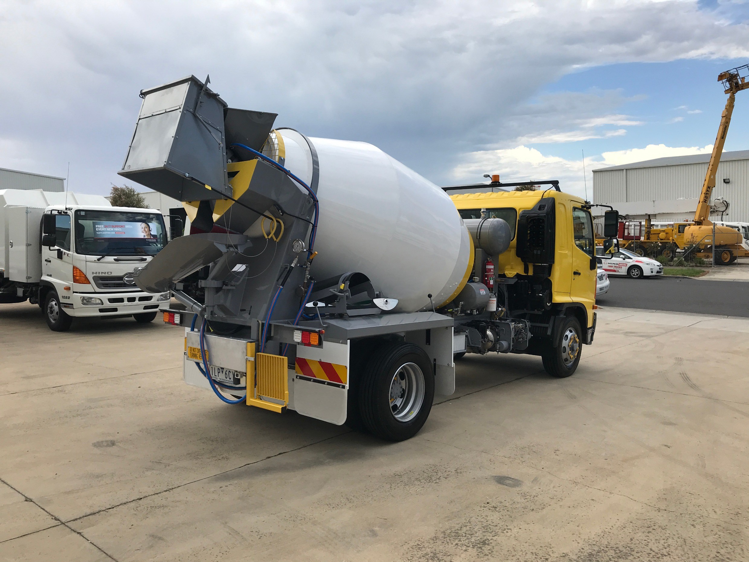 2018 HINO FE 1426-500 SERIES TRUCK AUTOMATIC CONCRETE AGITATOR