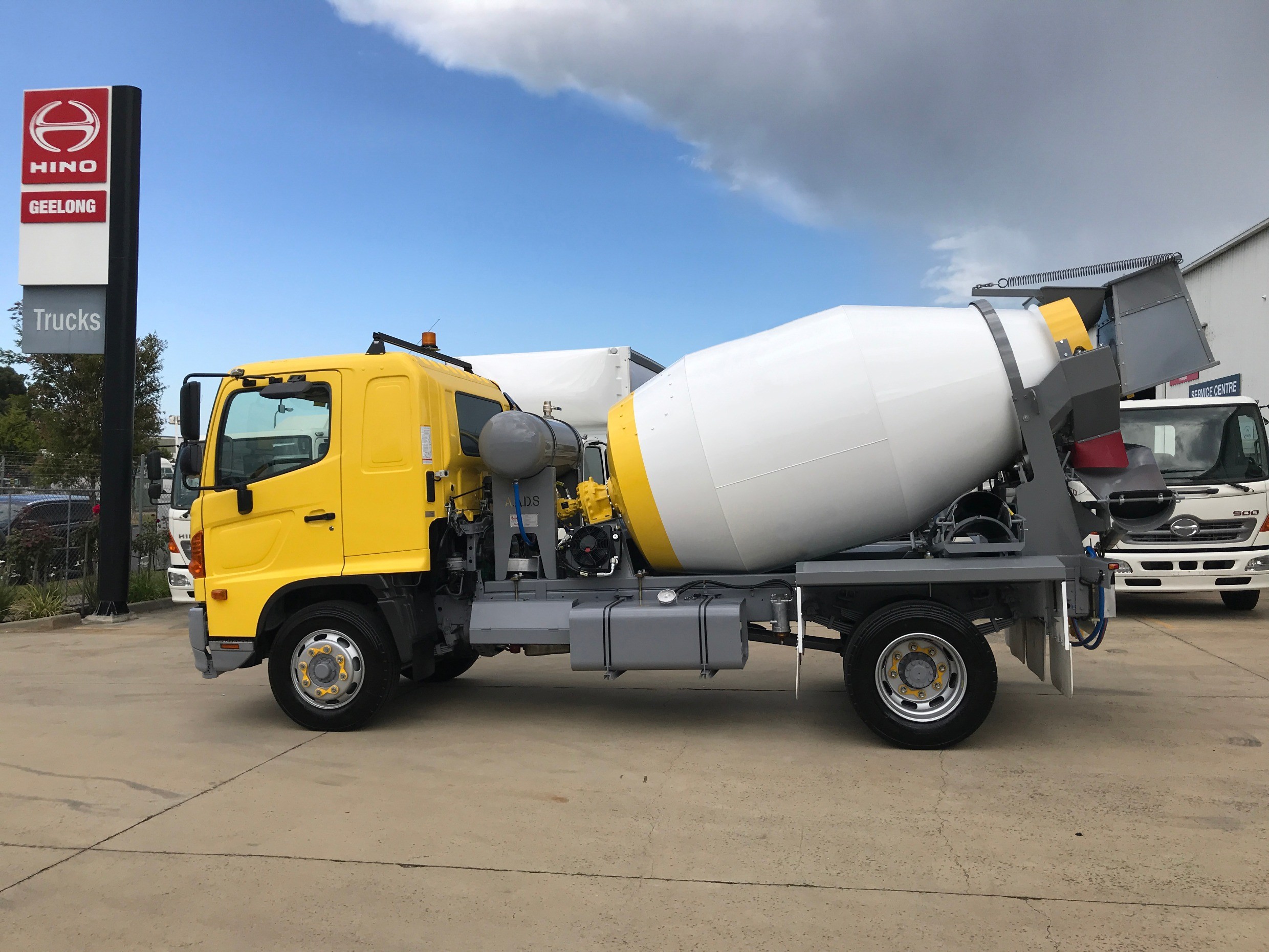 2018 HINO FE 1426-500 SERIES TRUCK AUTOMATIC CONCRETE AGITATOR