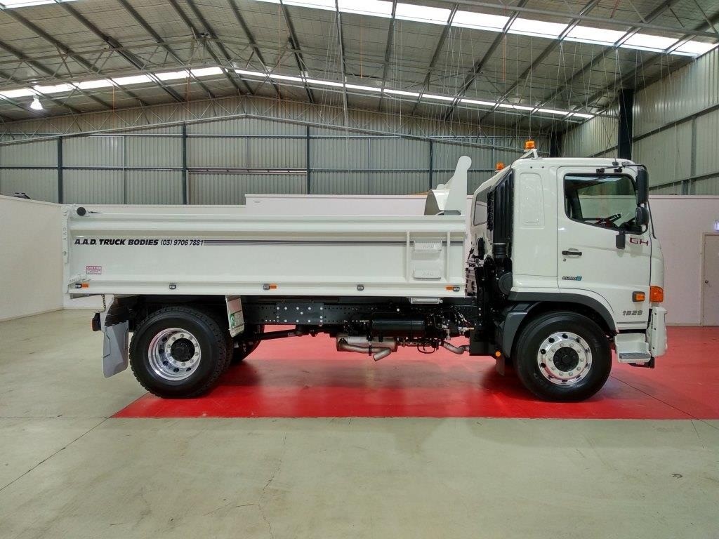 2018 HINO GH 1828-500 SERIES TRUCK MANUAL TIPPER