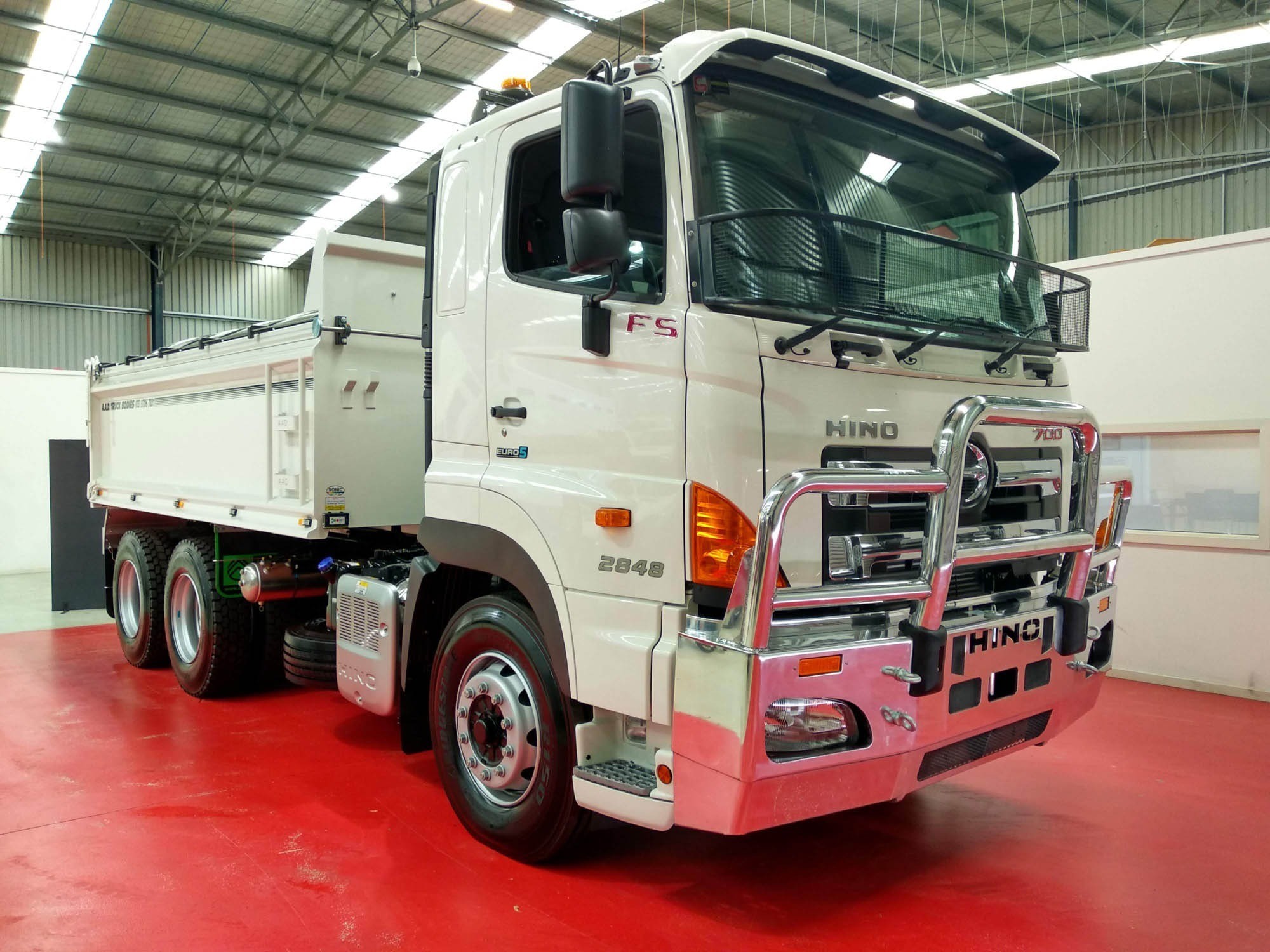 2018 HINO FS 2848 -700 SERIES MANUAL TIPPER