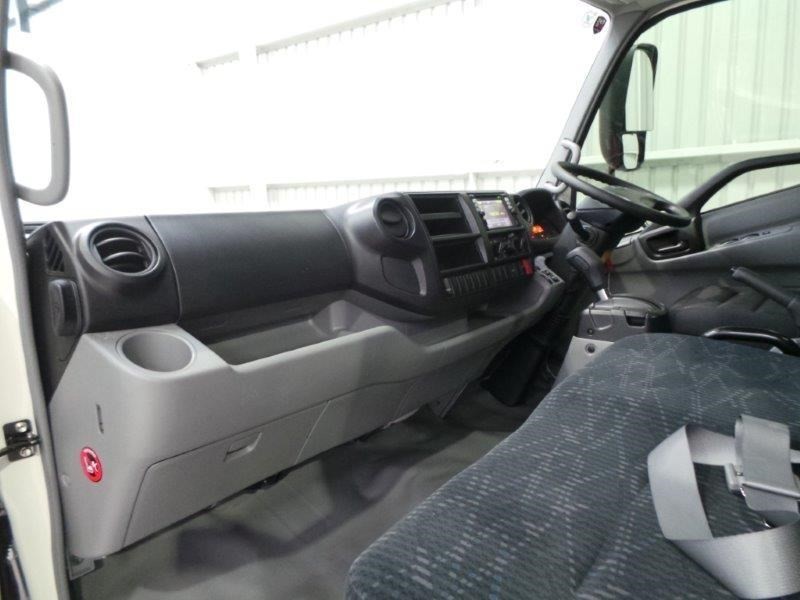 2019 HINO 921- 300 SERIES TRUCK AUTOMATIC TRAY