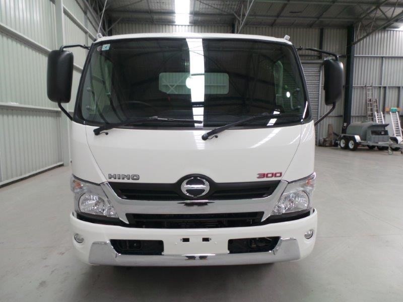 2019 HINO 921- 300 SERIES TRUCK AUTOMATIC TRAY