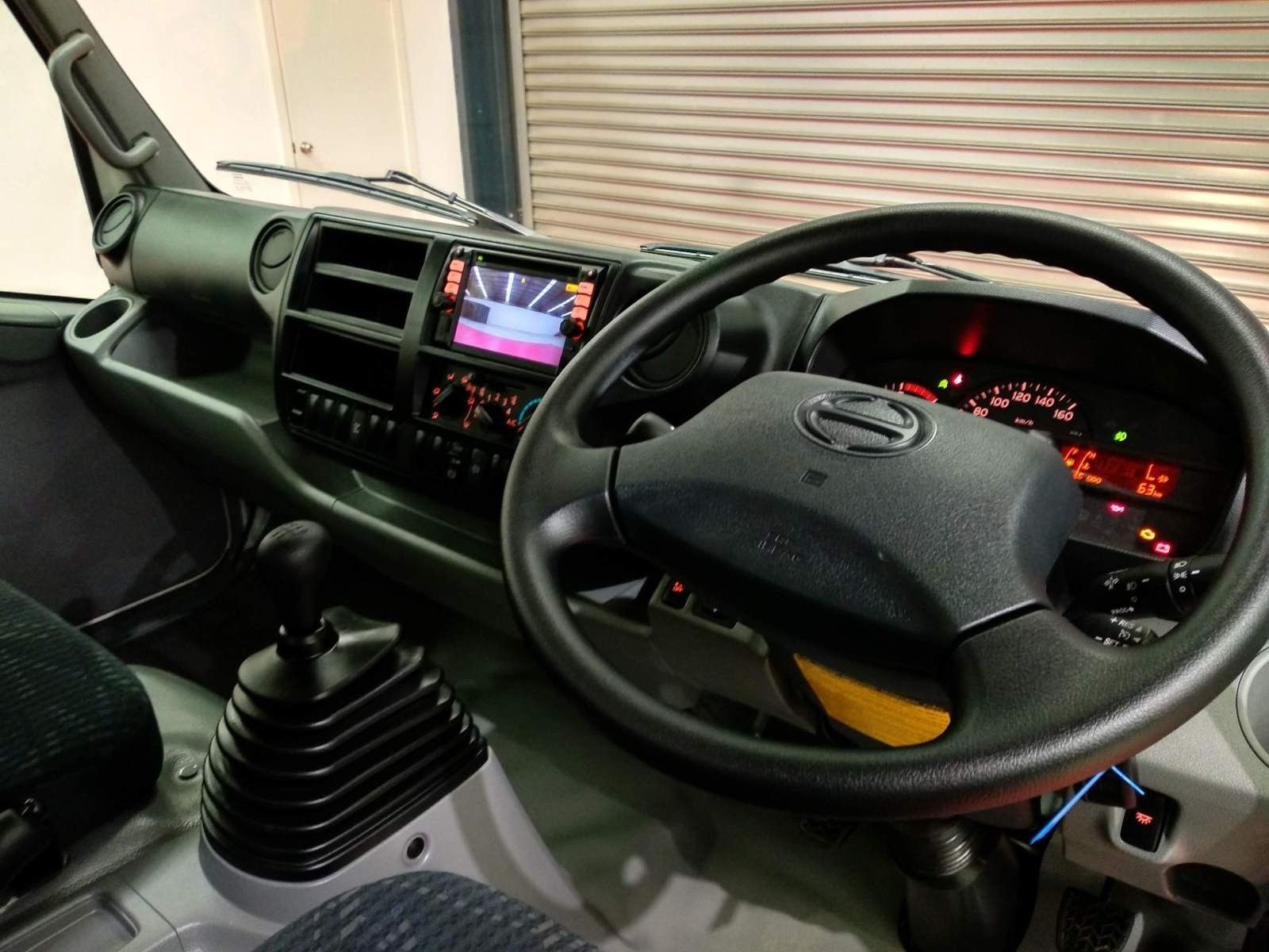 2019 HINO 617 - 300 SERIES TRUCK MANUAL TIPPER