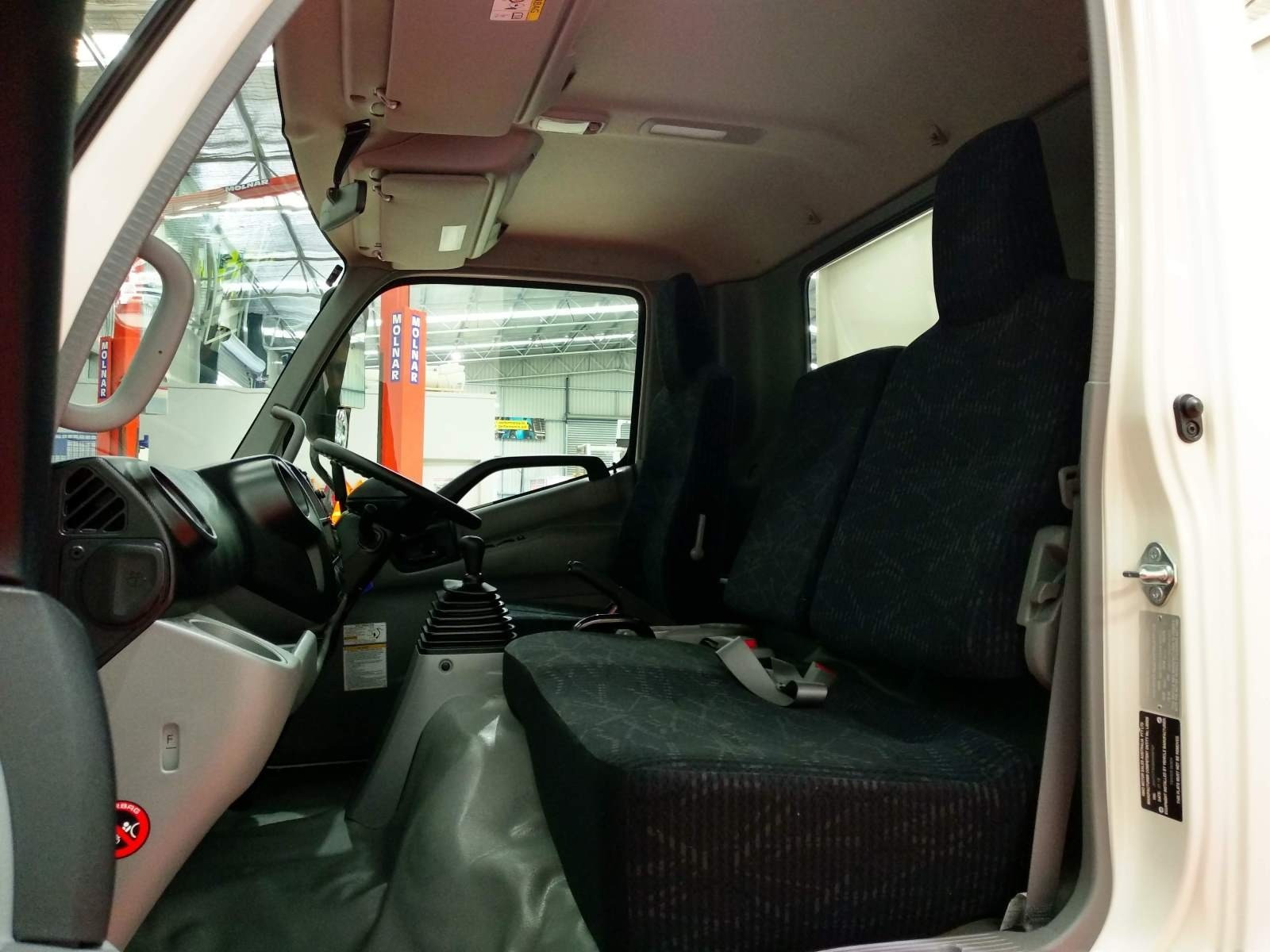 2019 HINO 617 - 300 SERIES TRUCK MANUAL TIPPER