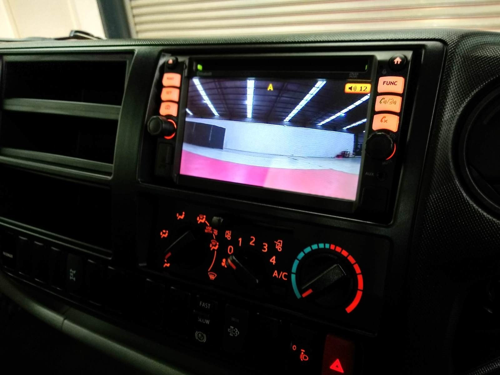 2019 HINO 617 - 300 SERIES TRUCK MANUAL TIPPER