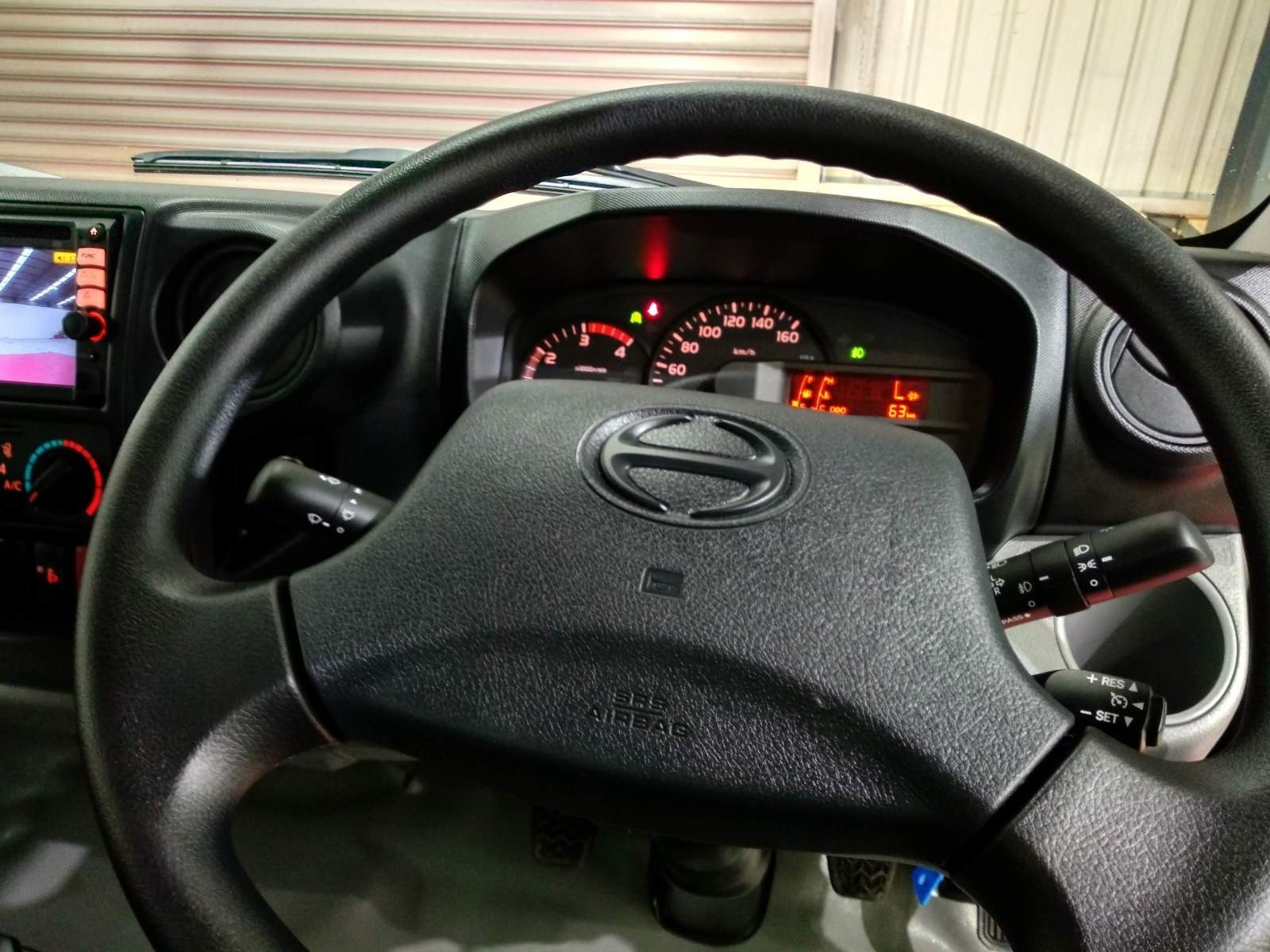 2019 HINO 617 - 300 SERIES TRUCK MANUAL TIPPER