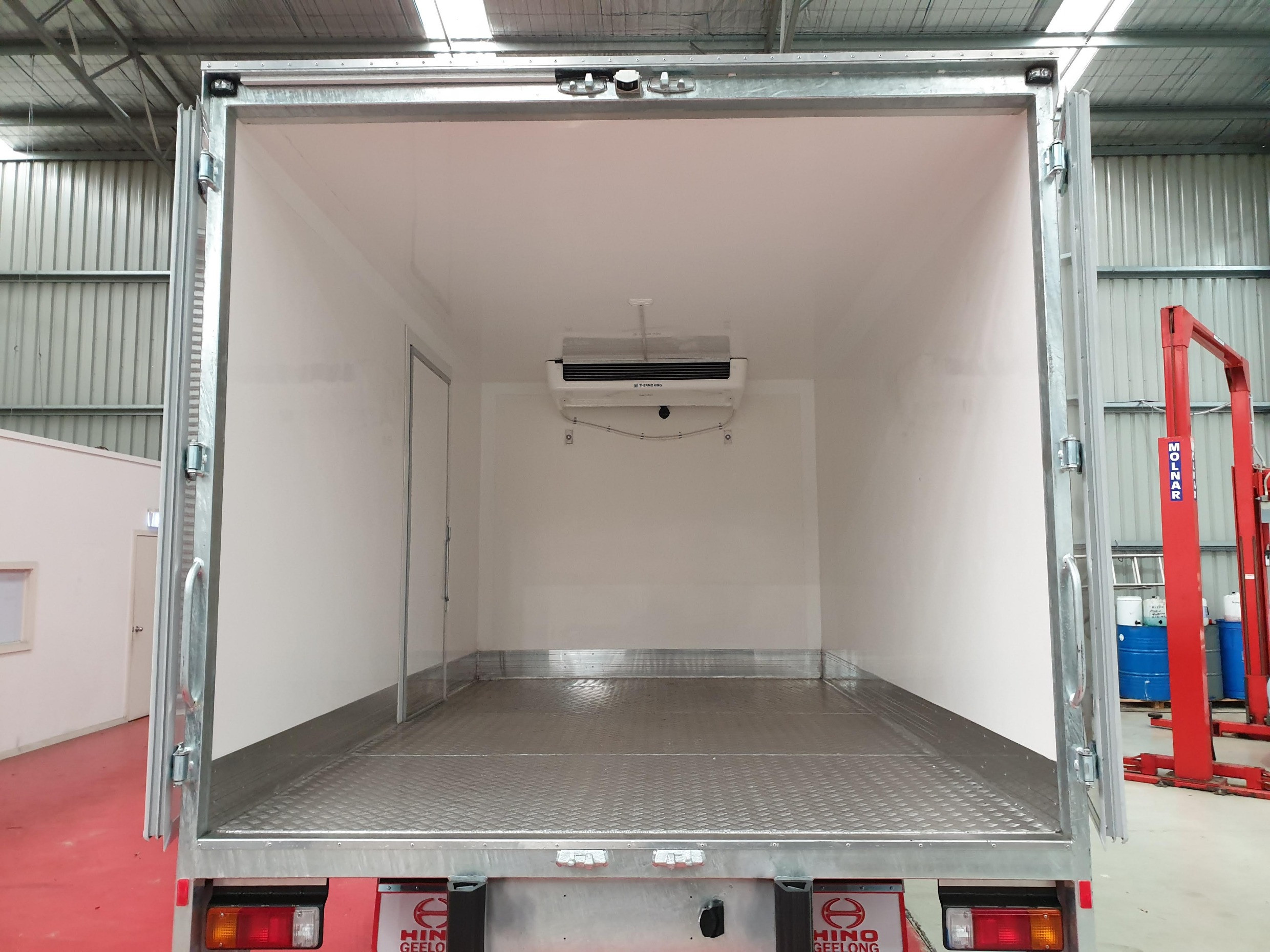 2019 HINO 816 - 300 SERIES AUTOMATIC REFRIGERATED TRUCK