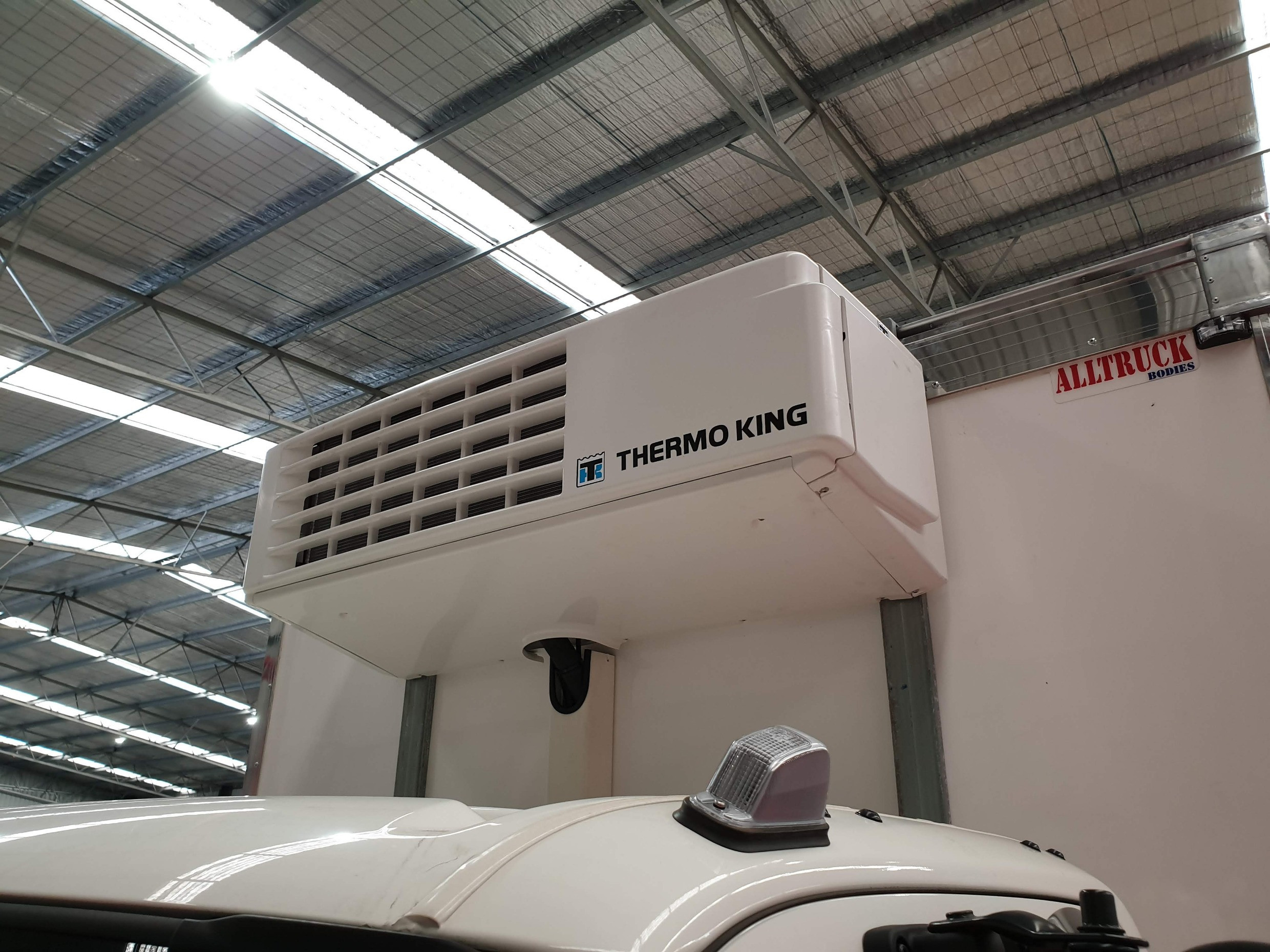 2019 HINO 816 - 300 SERIES AUTOMATIC REFRIGERATED TRUCK