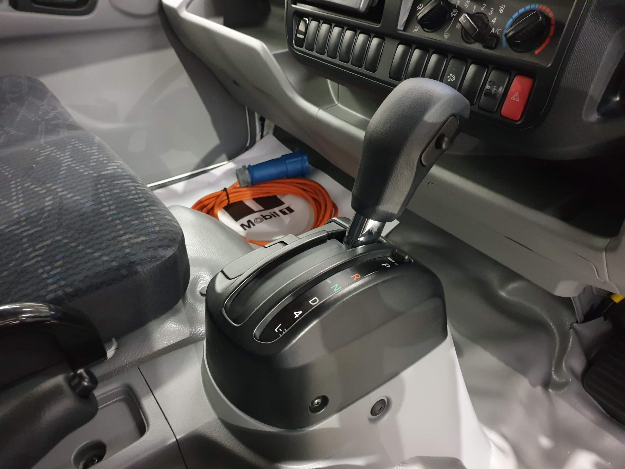 2019 HINO 816 - 300 SERIES AUTOMATIC REFRIGERATED TRUCK