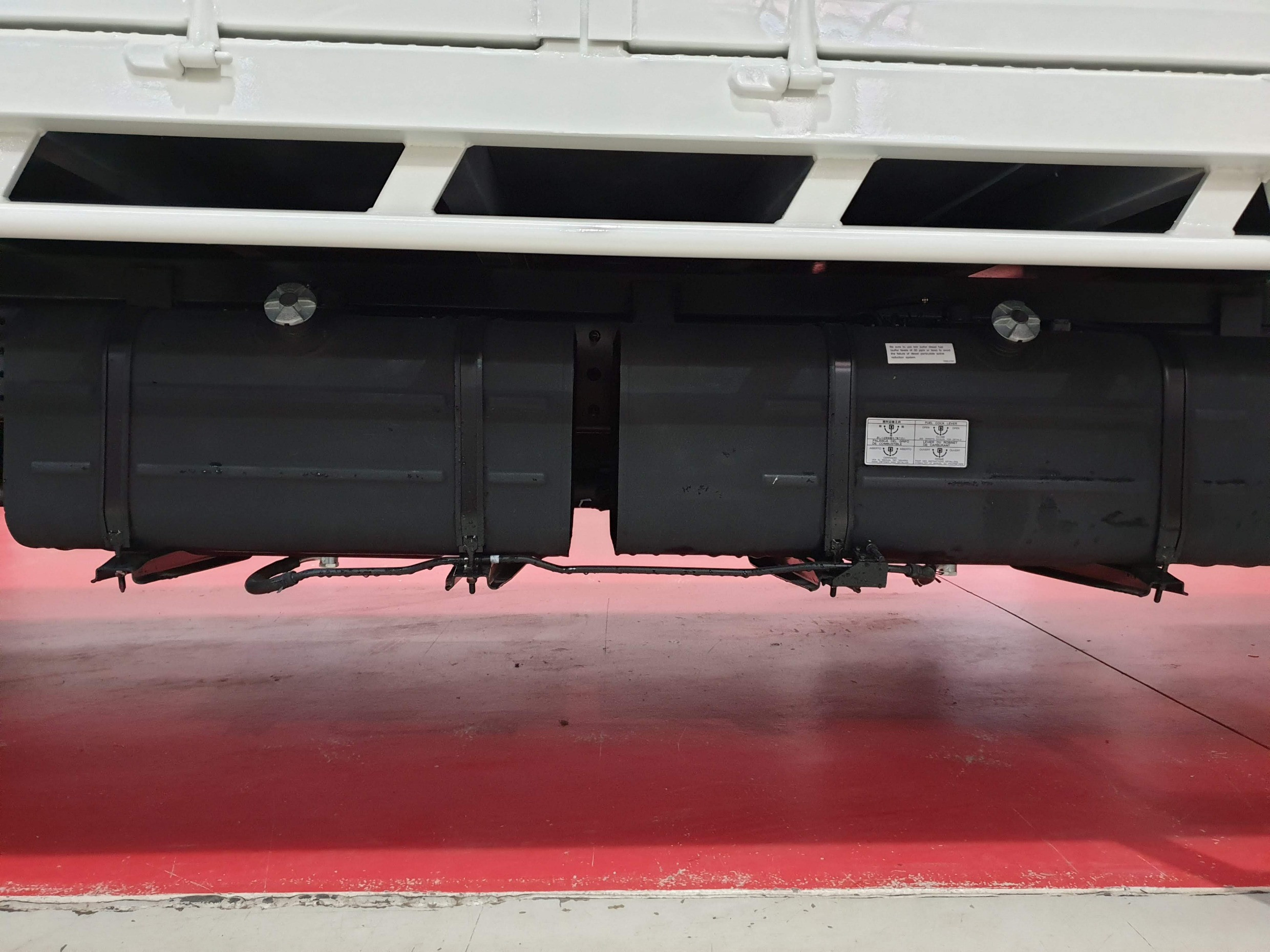 2019 HINO 920 - 300 SERIES CREW CAB CONCRETE TRAY TRUCK MANUAL TRAY