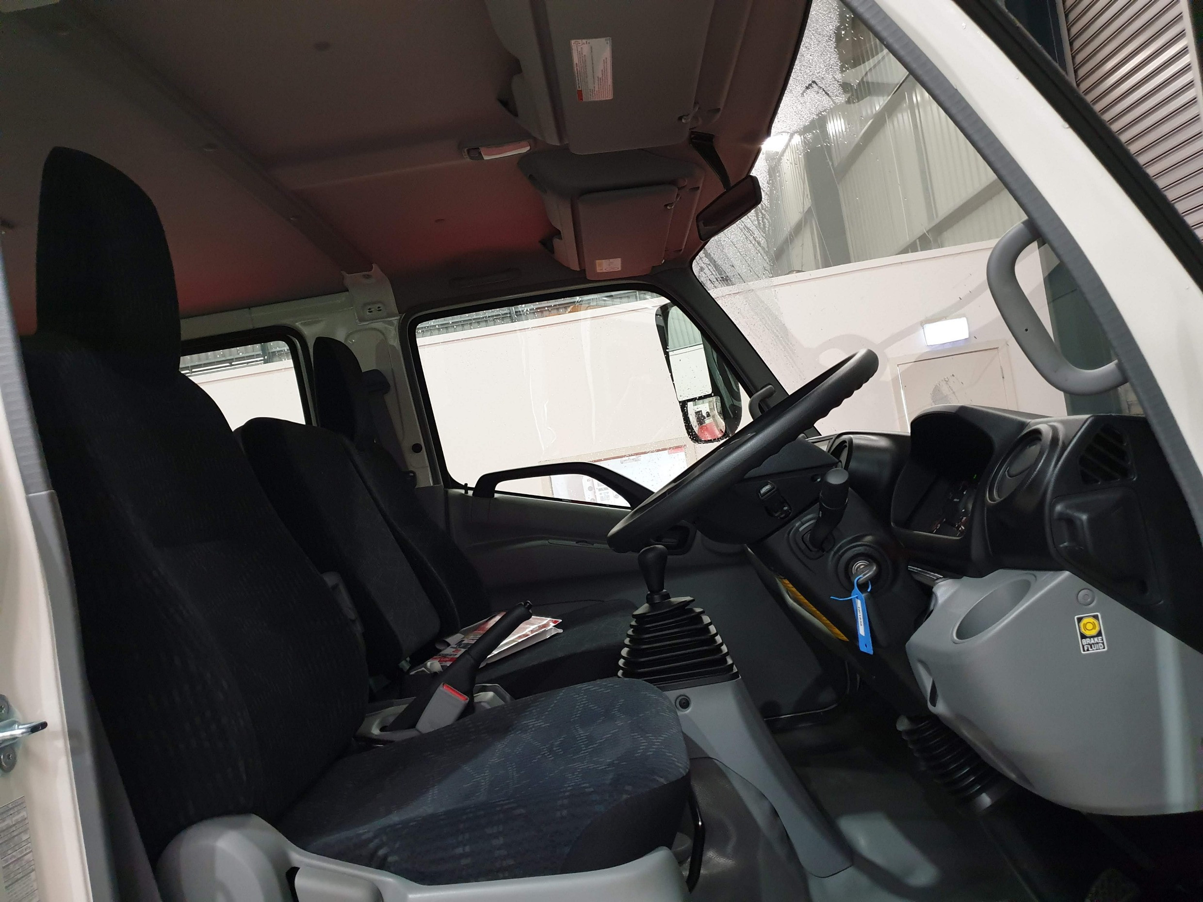 2019 HINO 920 - 300 SERIES CREW CAB CONCRETE TRAY TRUCK MANUAL TRAY