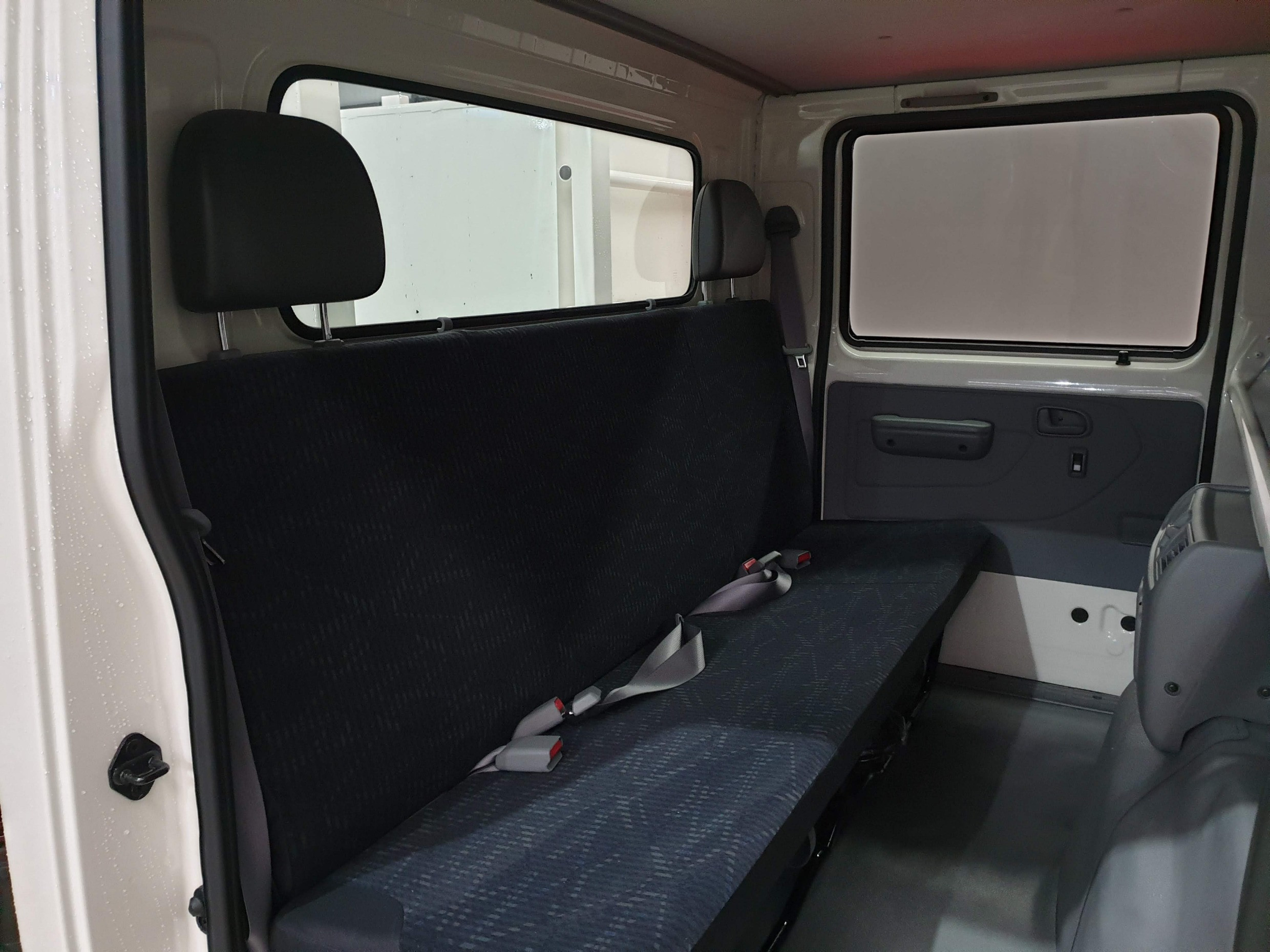 2019 HINO 920 - 300 SERIES CREW CAB CONCRETE TRAY TRUCK MANUAL TRAY