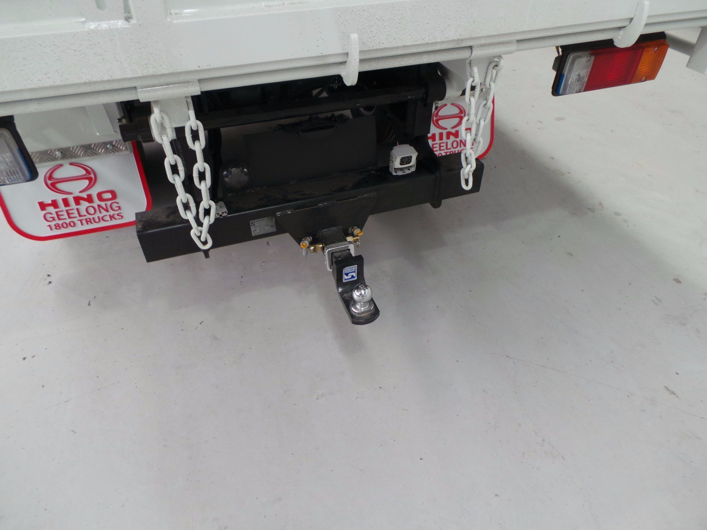 2020 HINO 616 - 300 SERIES AUTOMATIC CRANE TRUCK