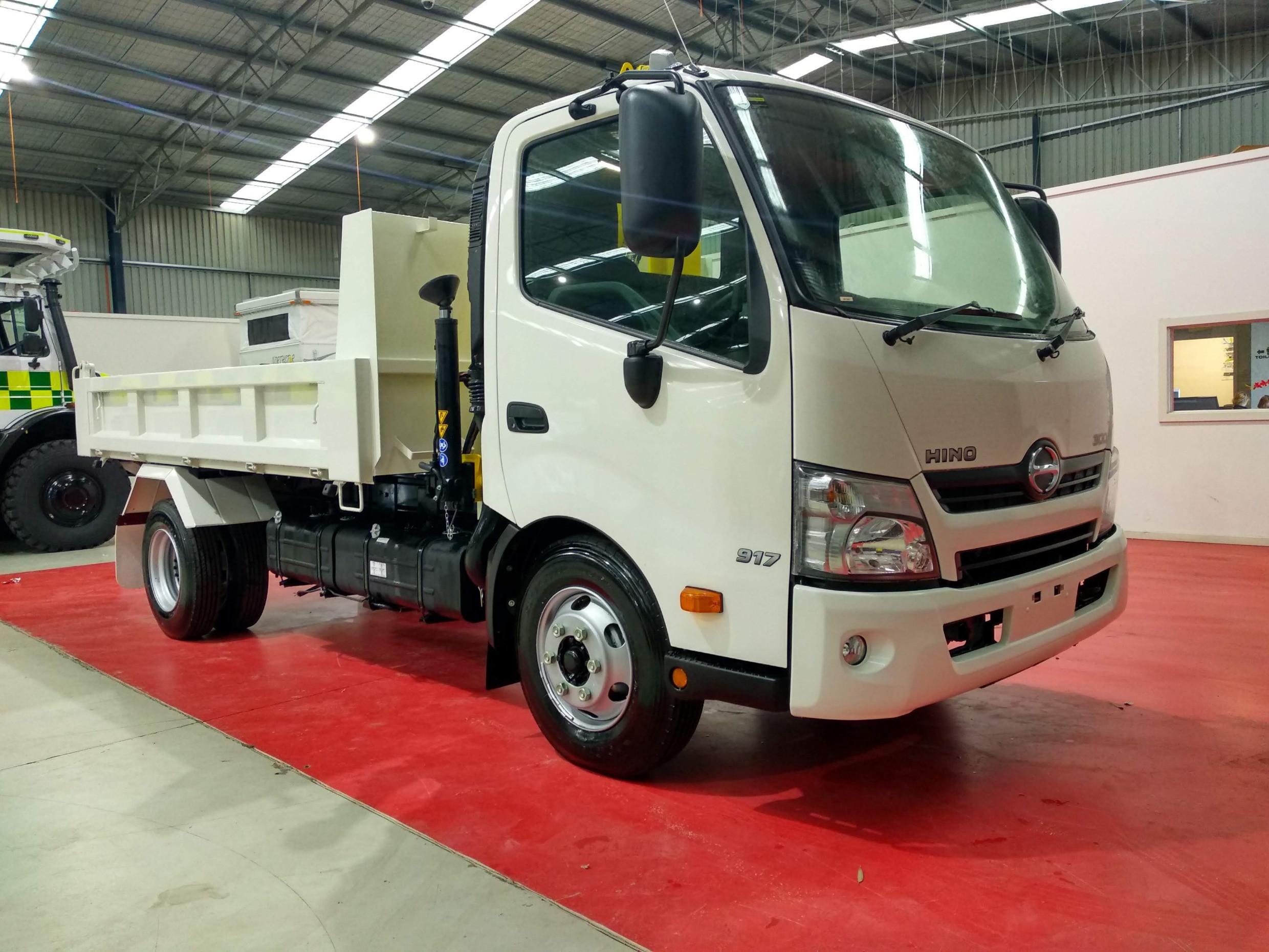 2020 HINO 917 - 300 SERIES MANUAL TIPPER