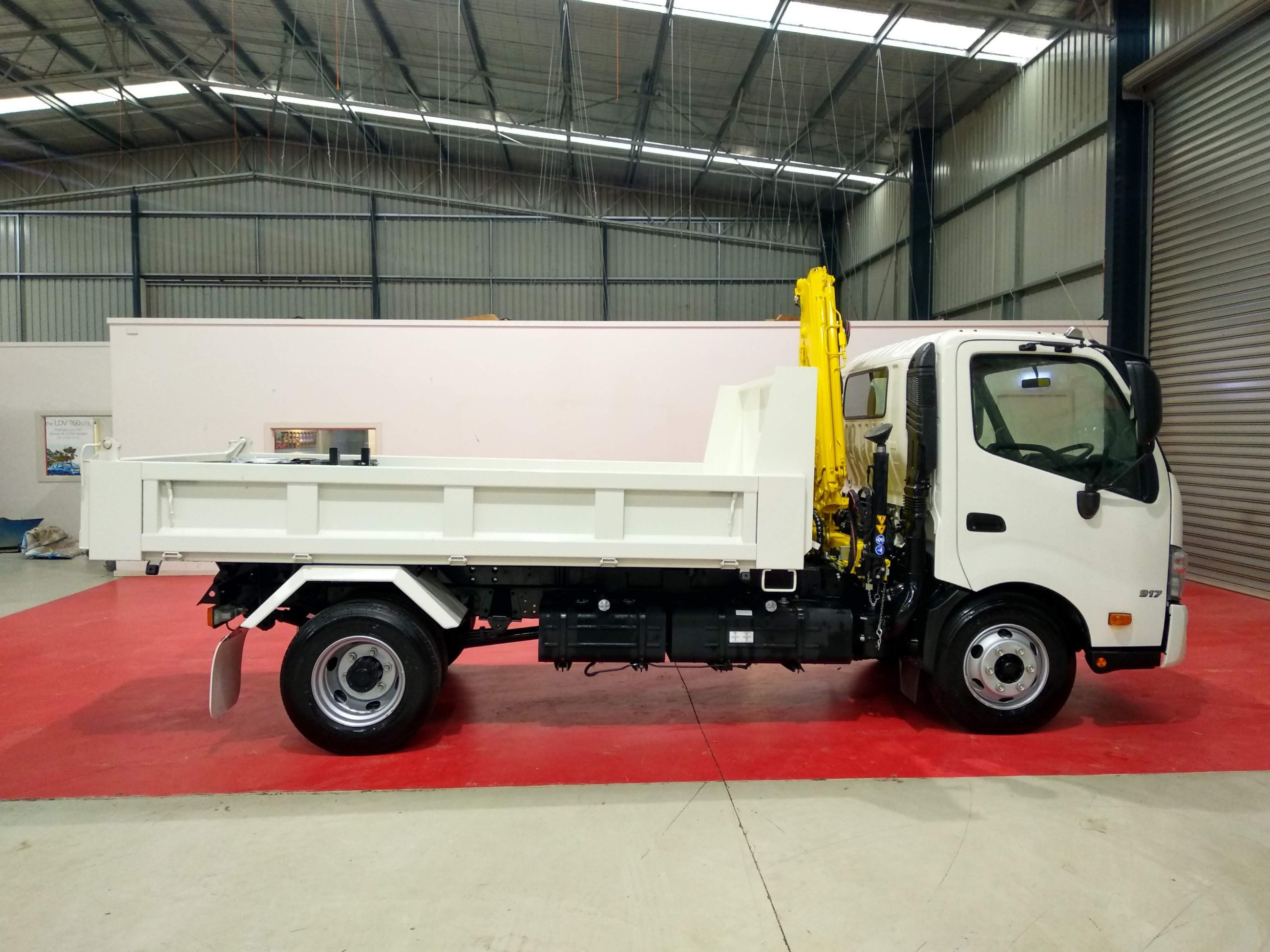 2020 HINO 917 - 300 SERIES MANUAL TIPPER