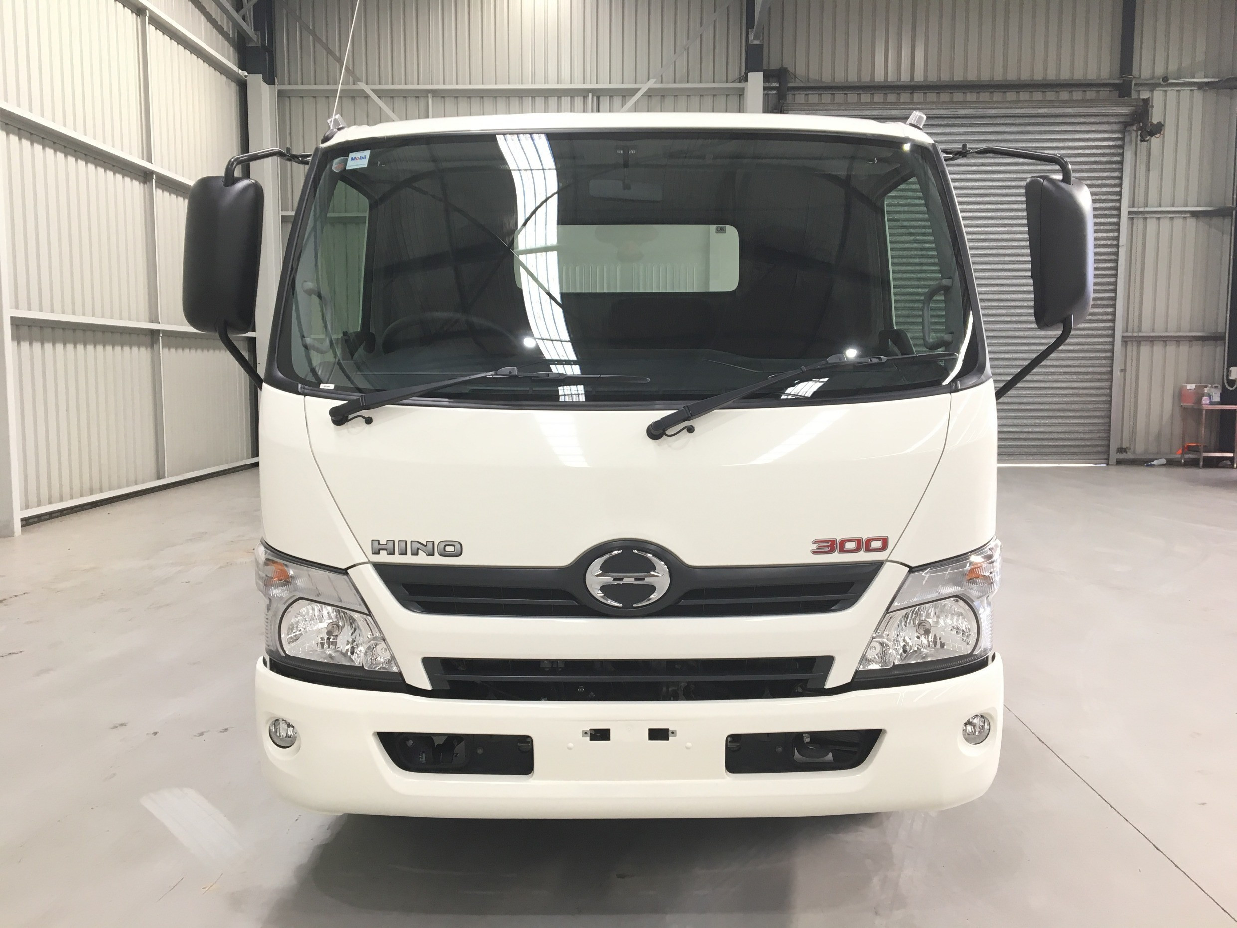 2021 HINO 716 - 300 SERIES TRUCK 716 - 300 SERIES AUTOMATIC TIPPER