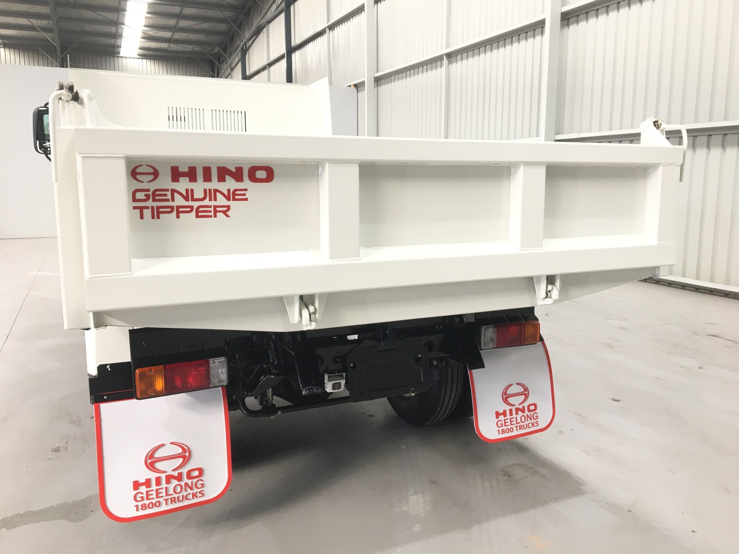 2021 HINO 716 - 300 SERIES TRUCK 716 - 300 SERIES AUTOMATIC TIPPER
