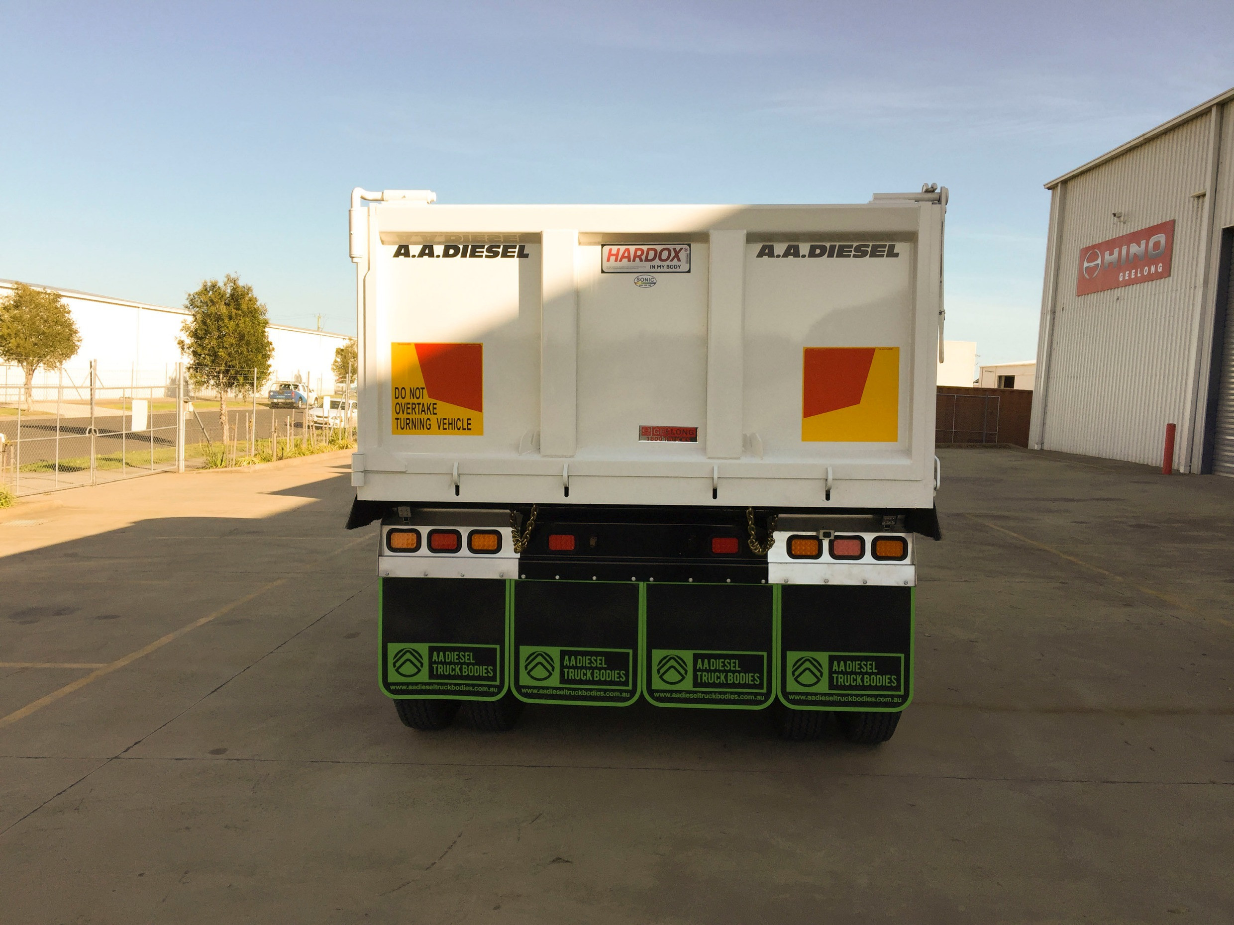 2021 HINO FS -700 SERIES AUTOMATIC TIPPER