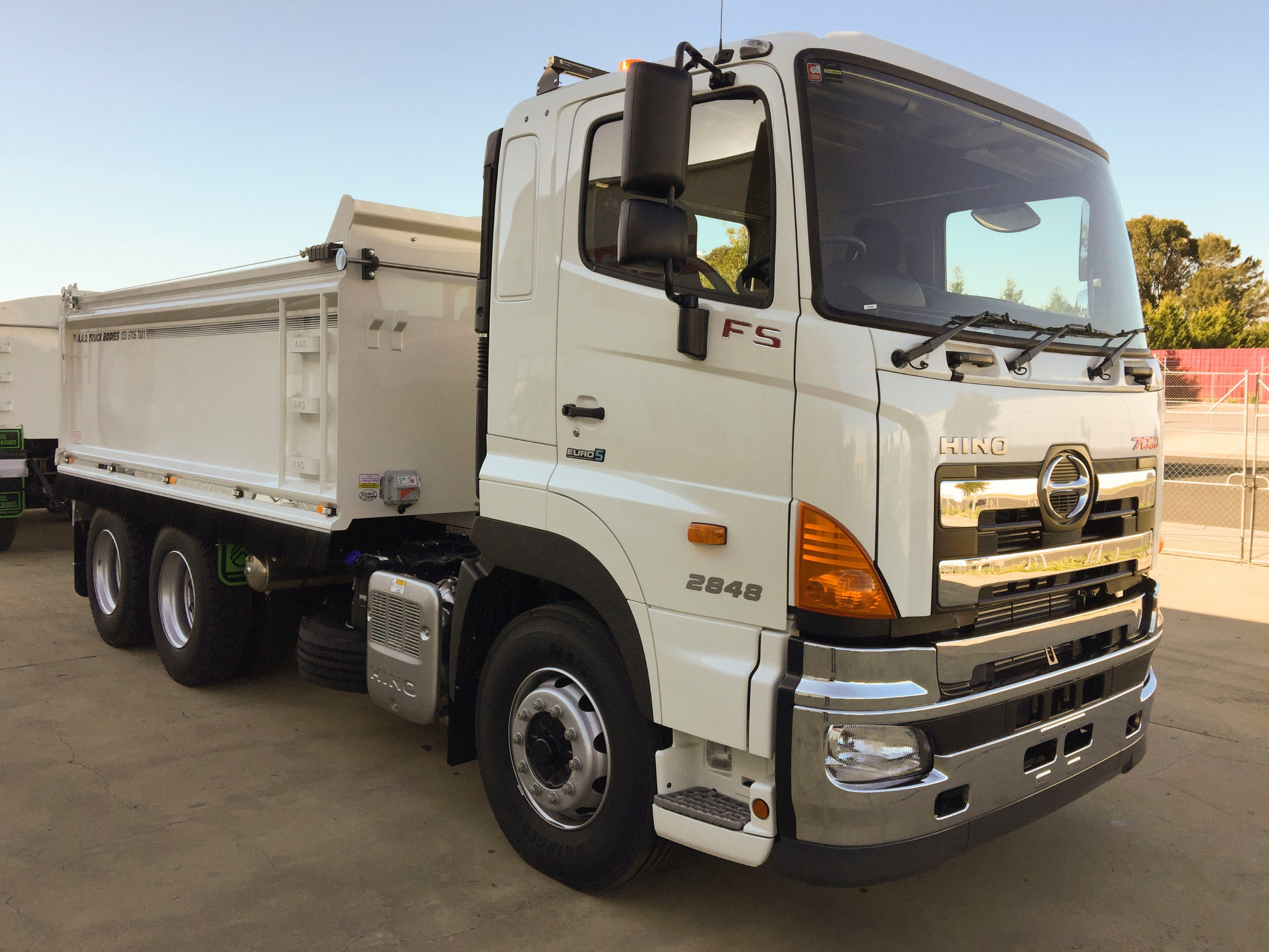 2021 HINO FS -700 SERIES AUTOMATIC TIPPER