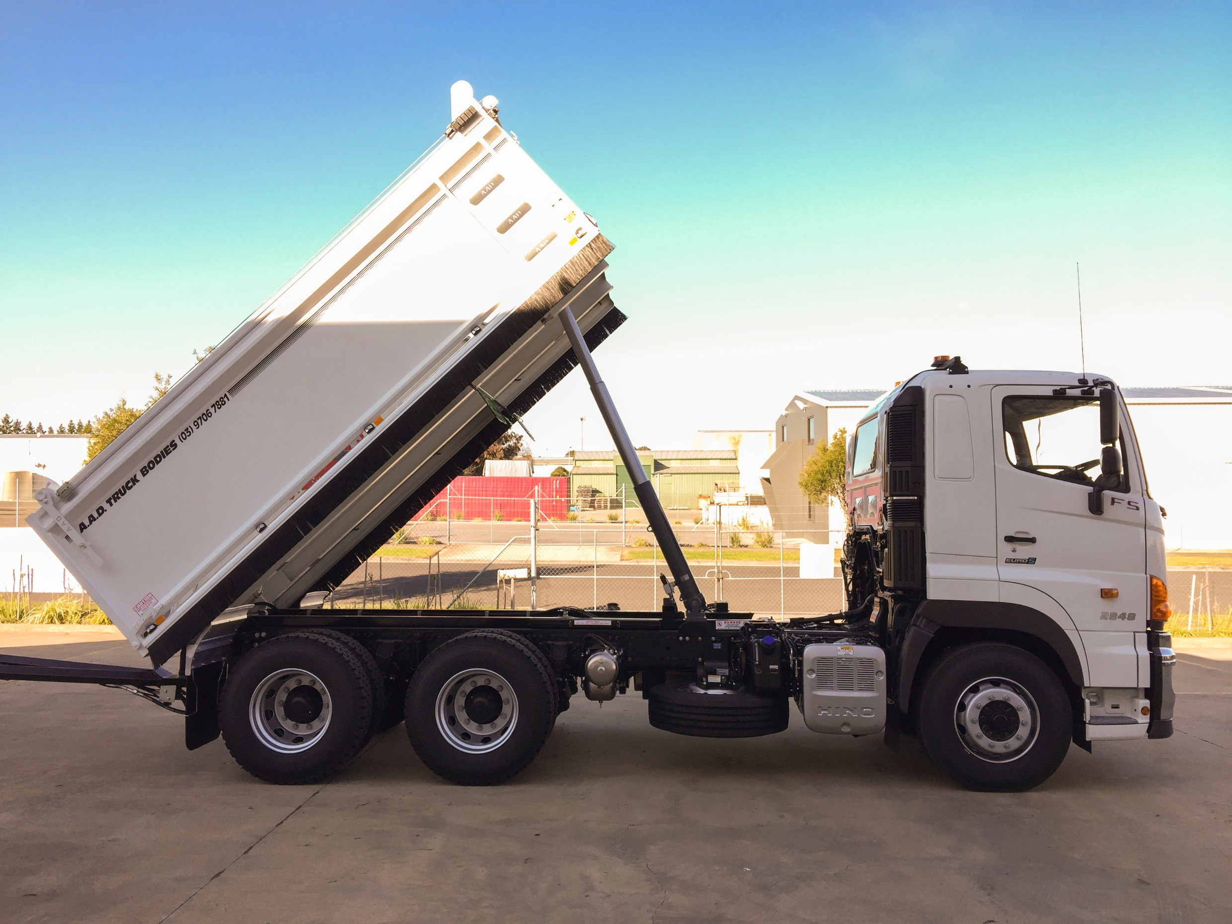 2021 HINO FS -700 SERIES AUTOMATIC TIPPER