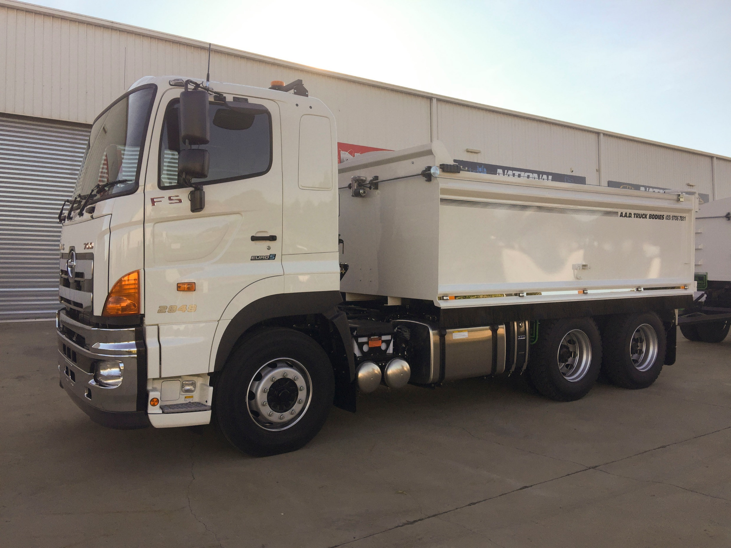 2021 HINO FS -700 SERIES AUTOMATIC TIPPER