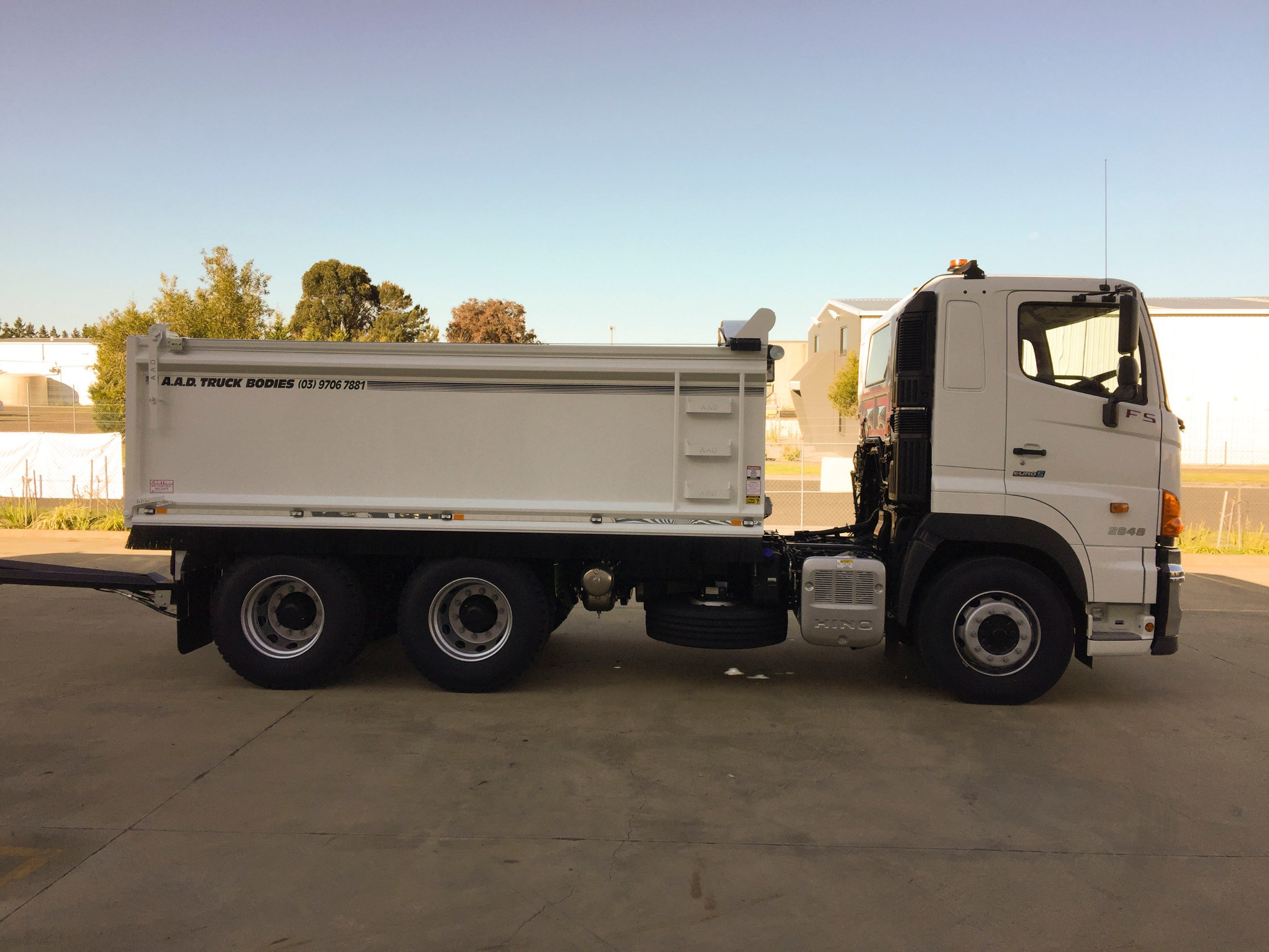 2021 HINO FS -700 SERIES AUTOMATIC TIPPER