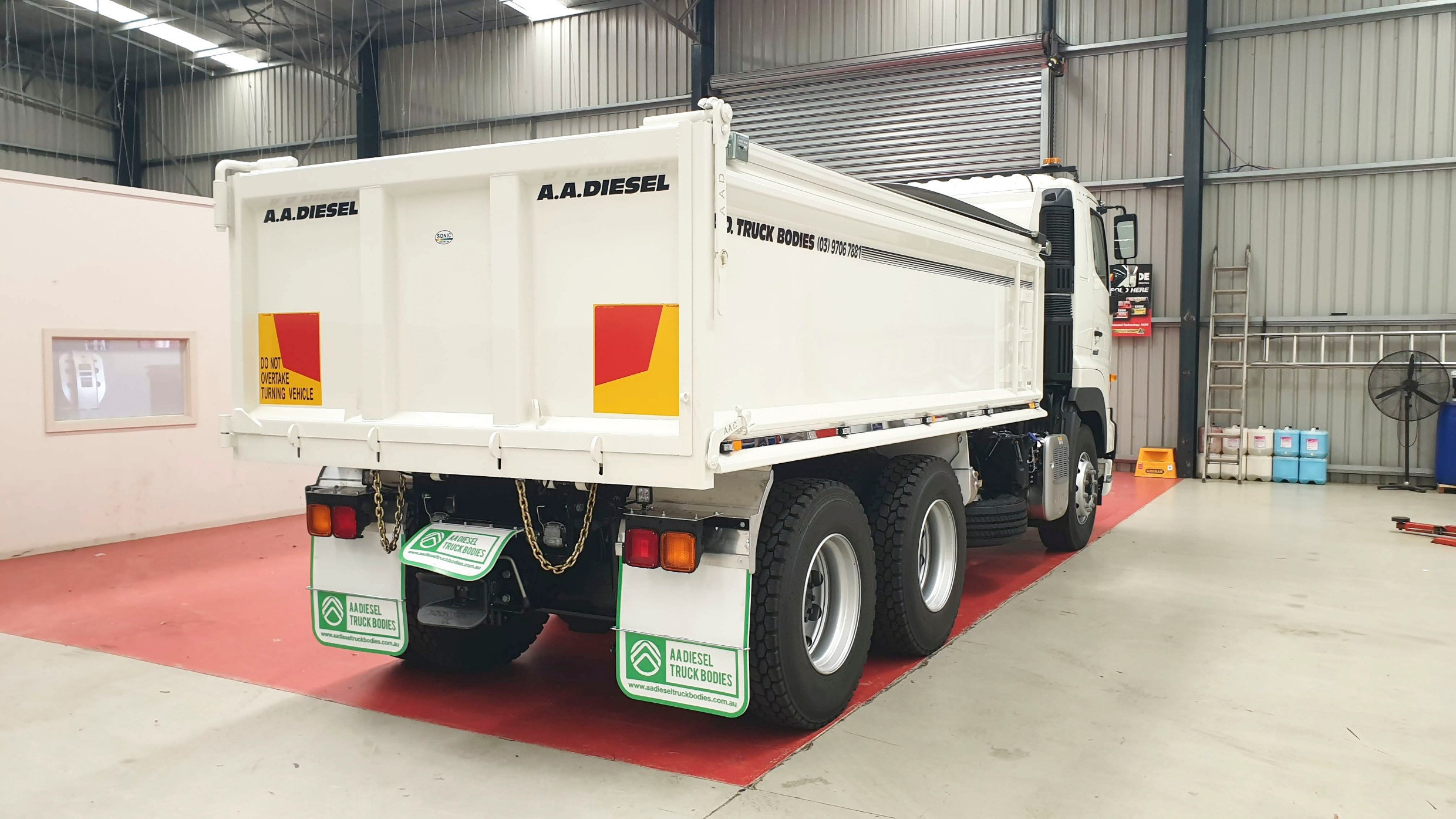 2021 HINO FS -700 SERIES AMT TIPPER