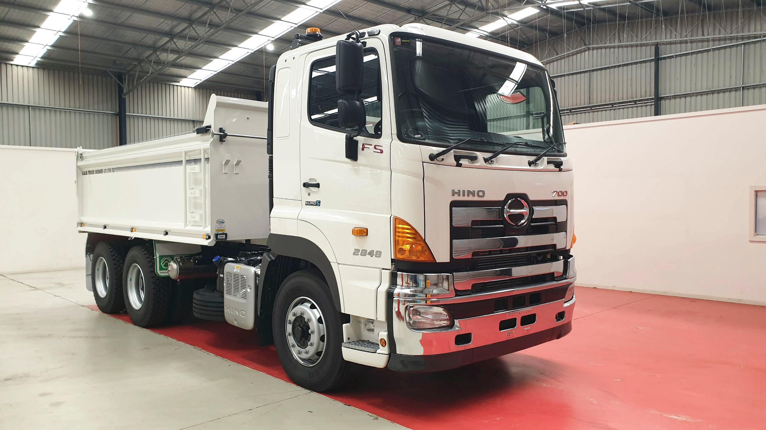 2021 HINO FS -700 SERIES AMT TIPPER